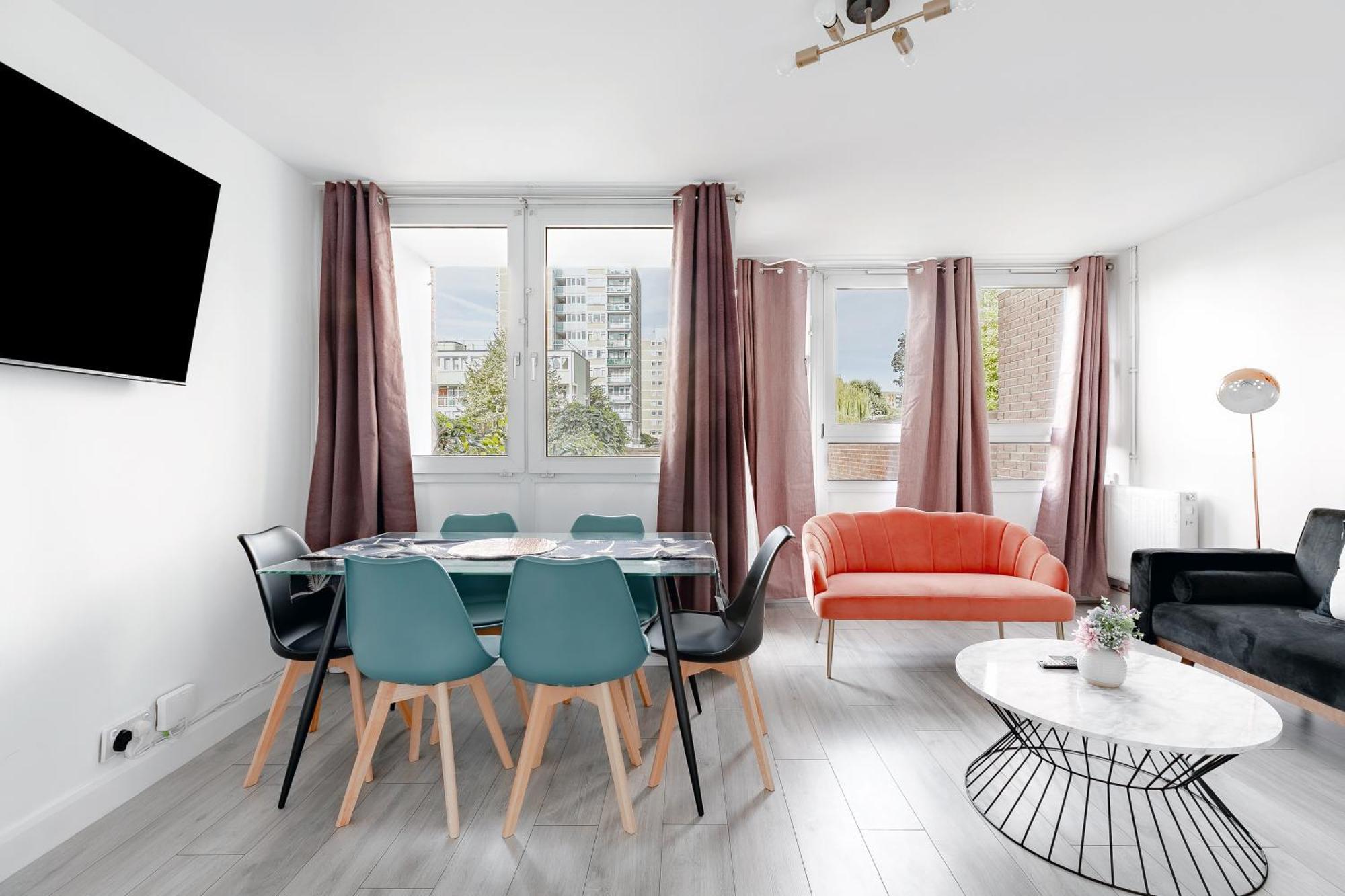 Apartment 3br Off A13 , Sleeps 6, 2mins To Langdon Dlr,free Parking London