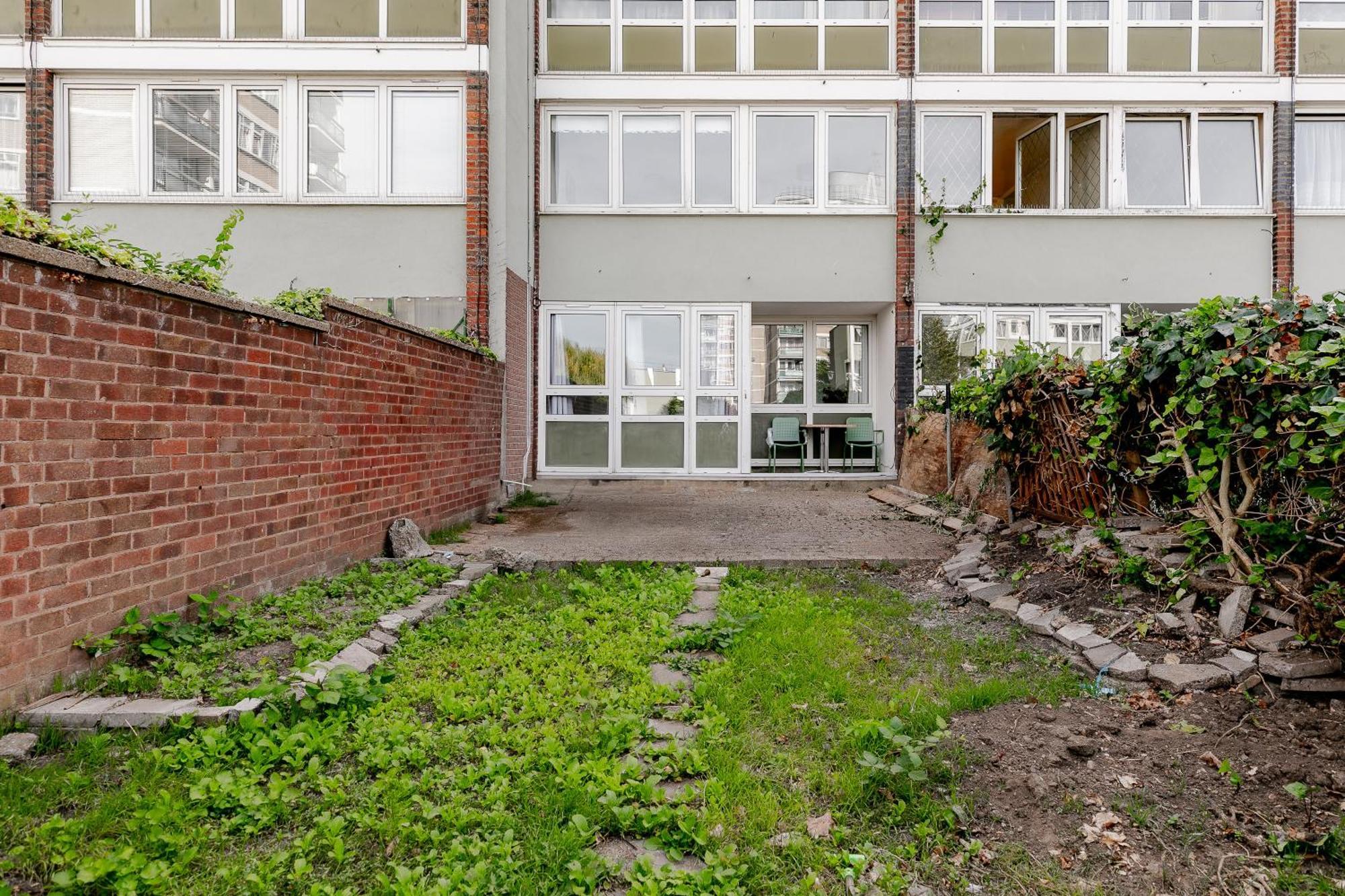 3br Off A13 , Sleeps 6, 2mins To Langdon Dlr,free Parking *