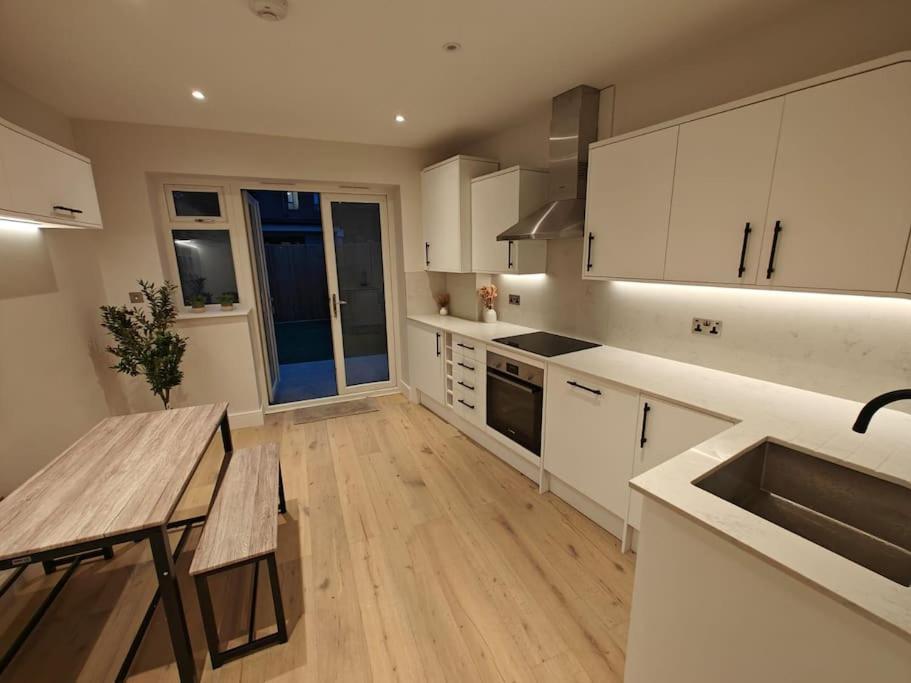 Apartment Luxury 1-bed Flat In Acton *
