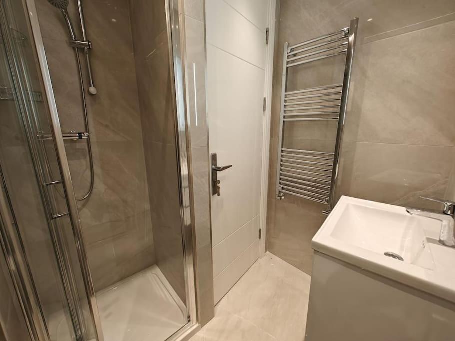 Luxury 1-bed Flat In Acton *