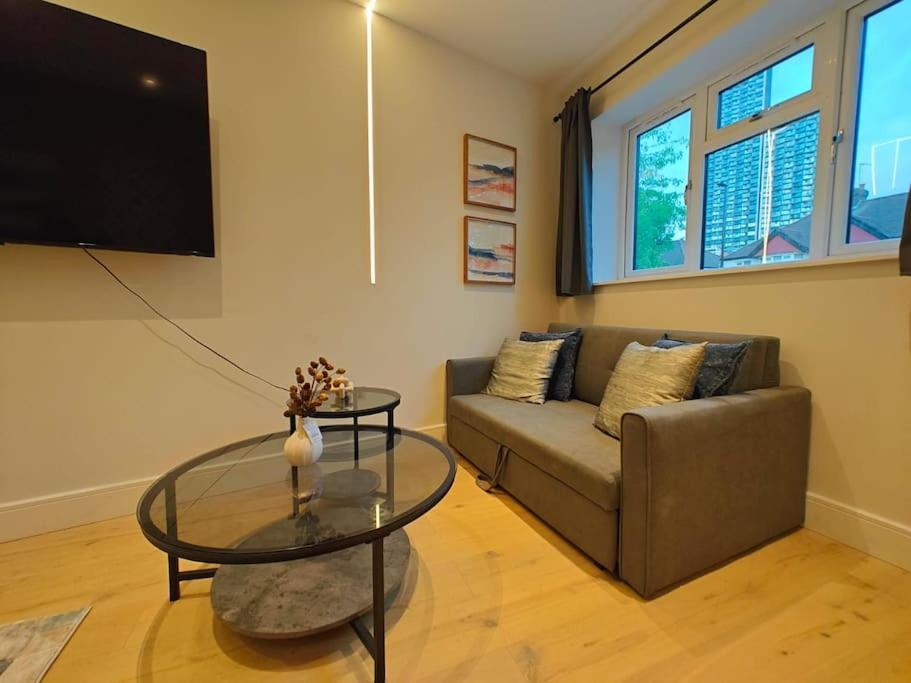 Luxury 1-bed Flat In Acton Apartment