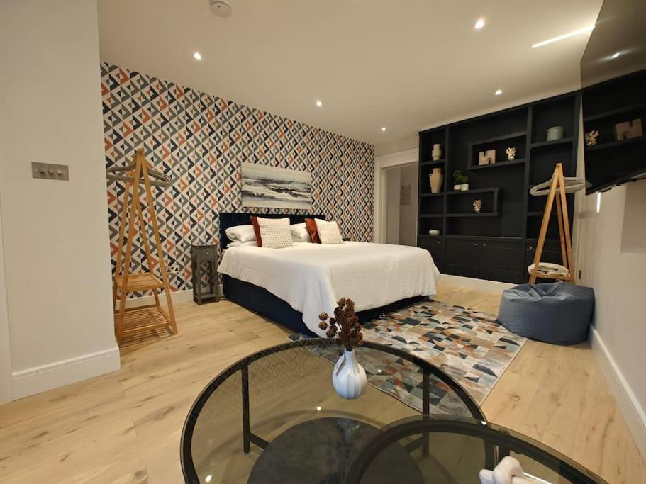 Luxury 1-bed Flat In Acton *