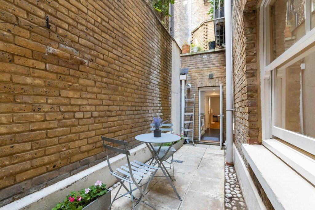 Off 14 Apartment London