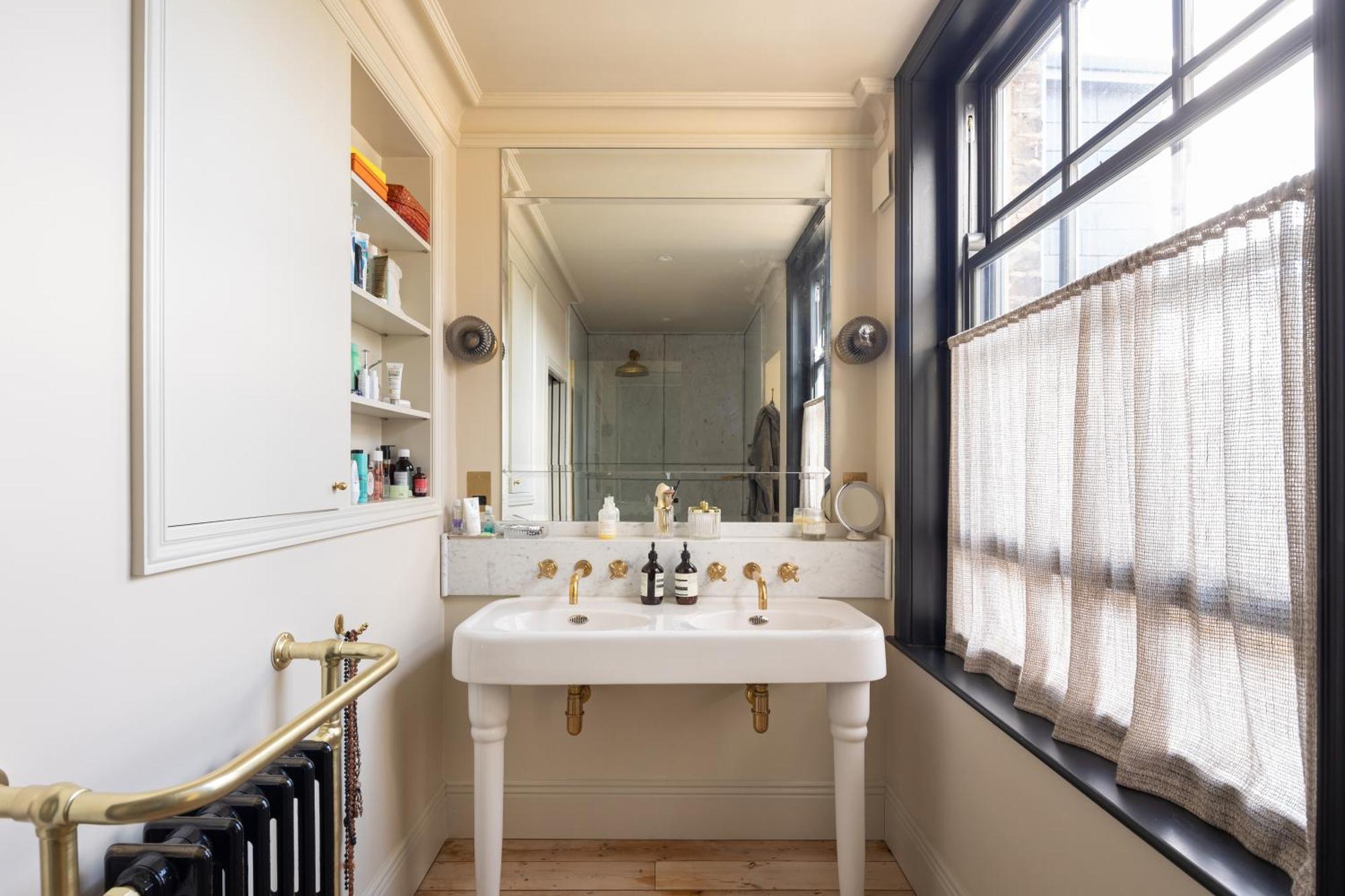 Veeve - An Airy Abode Holiday home London