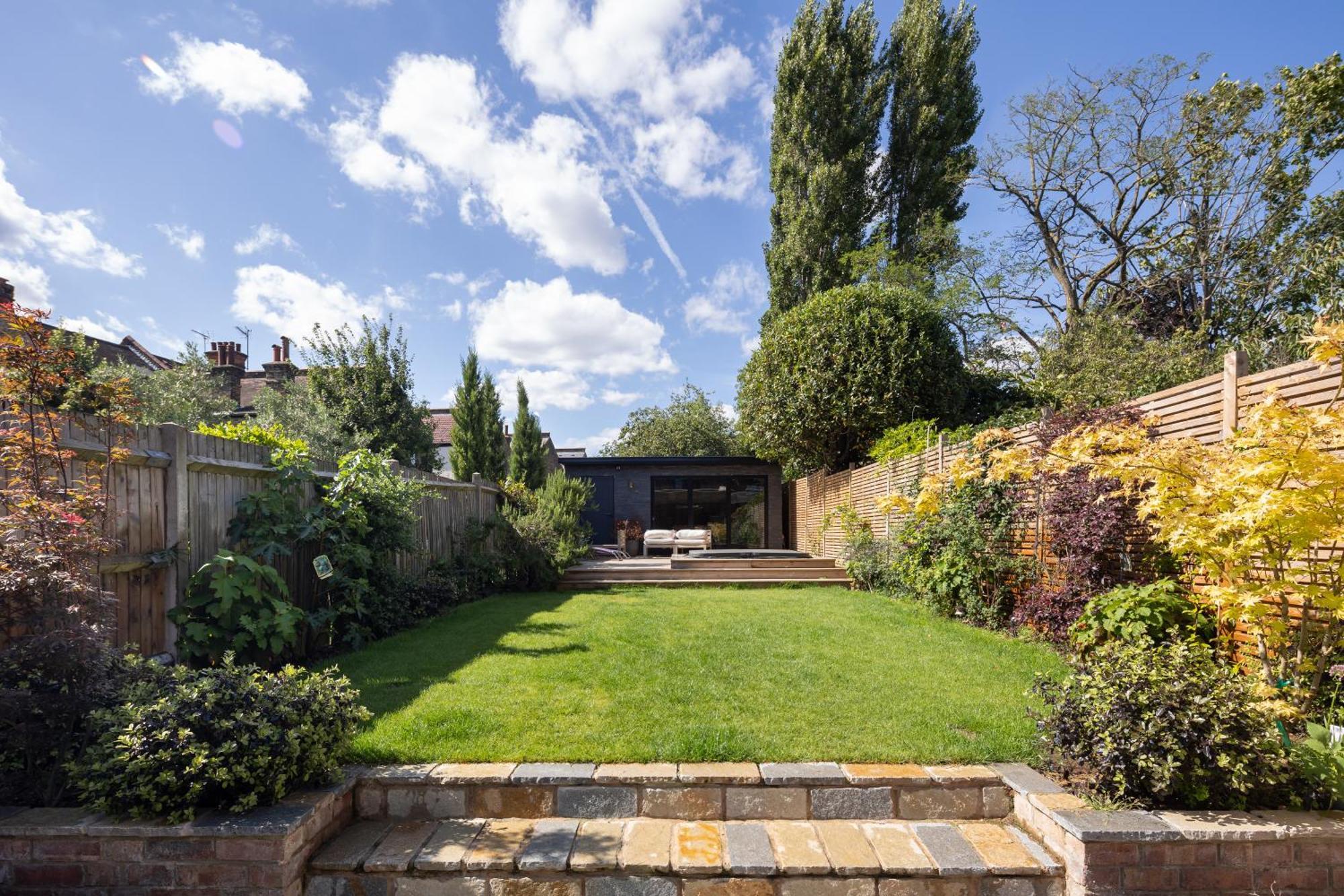 Veeve - An Airy Abode Holiday home *