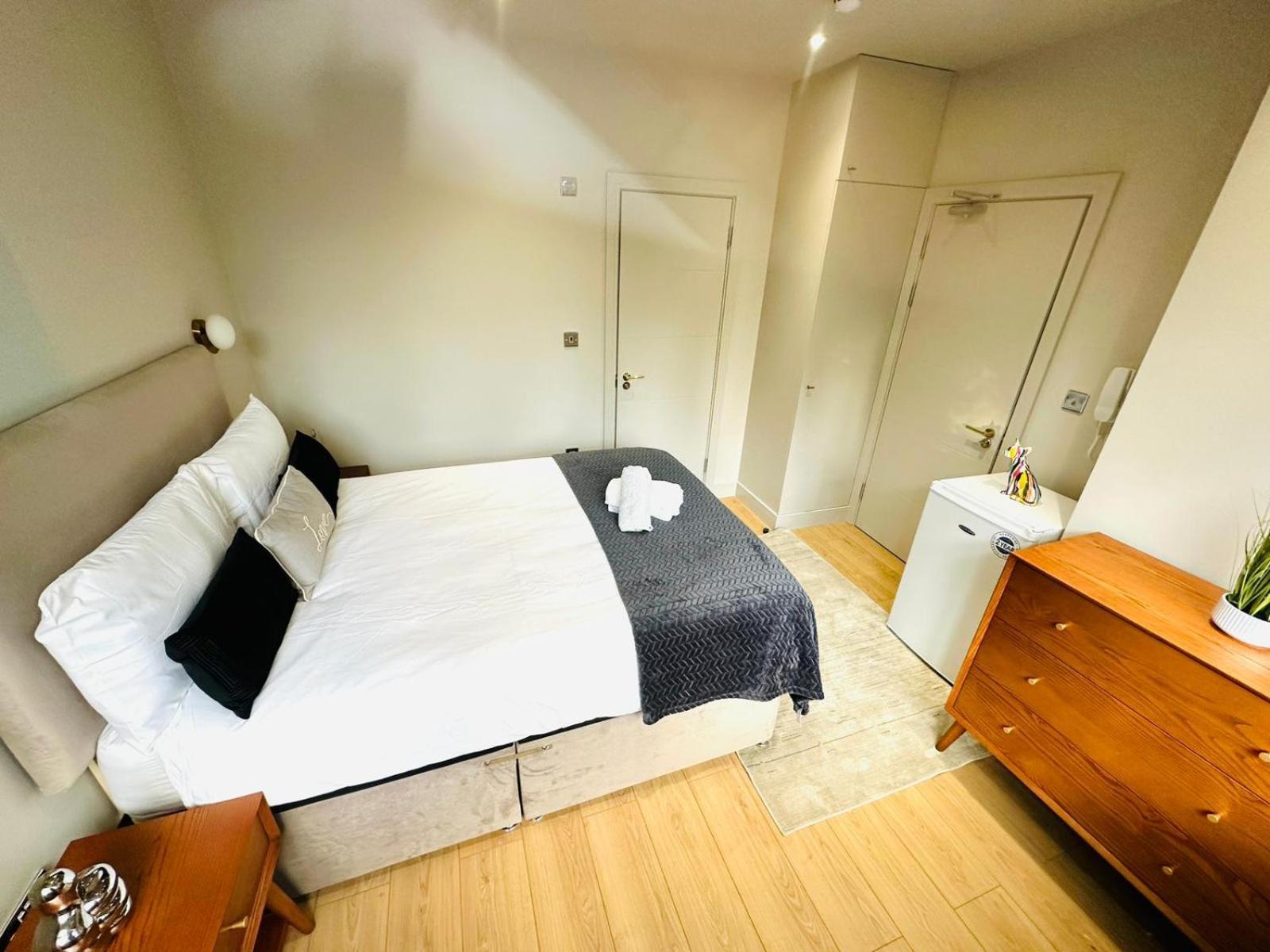 Ensuite Ii Great Location Close To Eye Londen