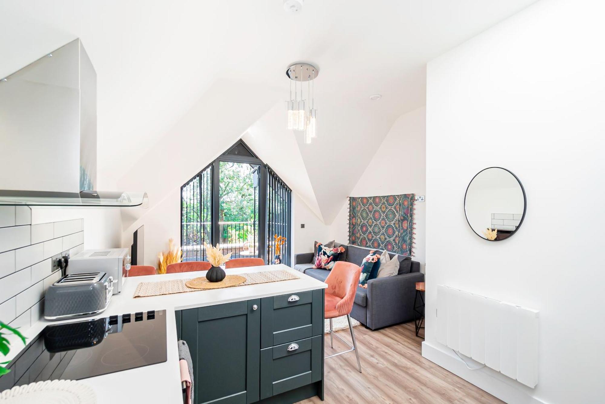 Apartment Superb Floor 1-bedroom Flat With Charming Two Balconies London