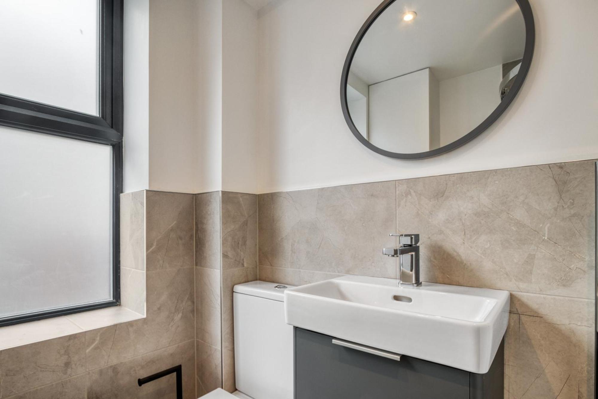 Zone 2 Apartment *