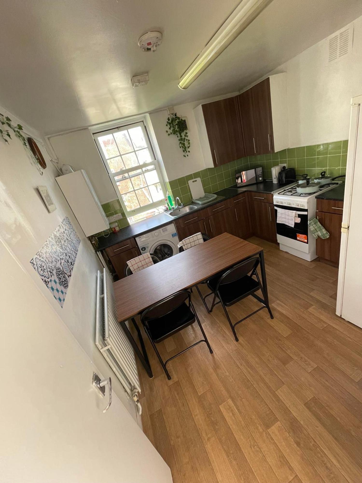 2 Bedrooms Near St Pancras King's Cross Station, Apartment