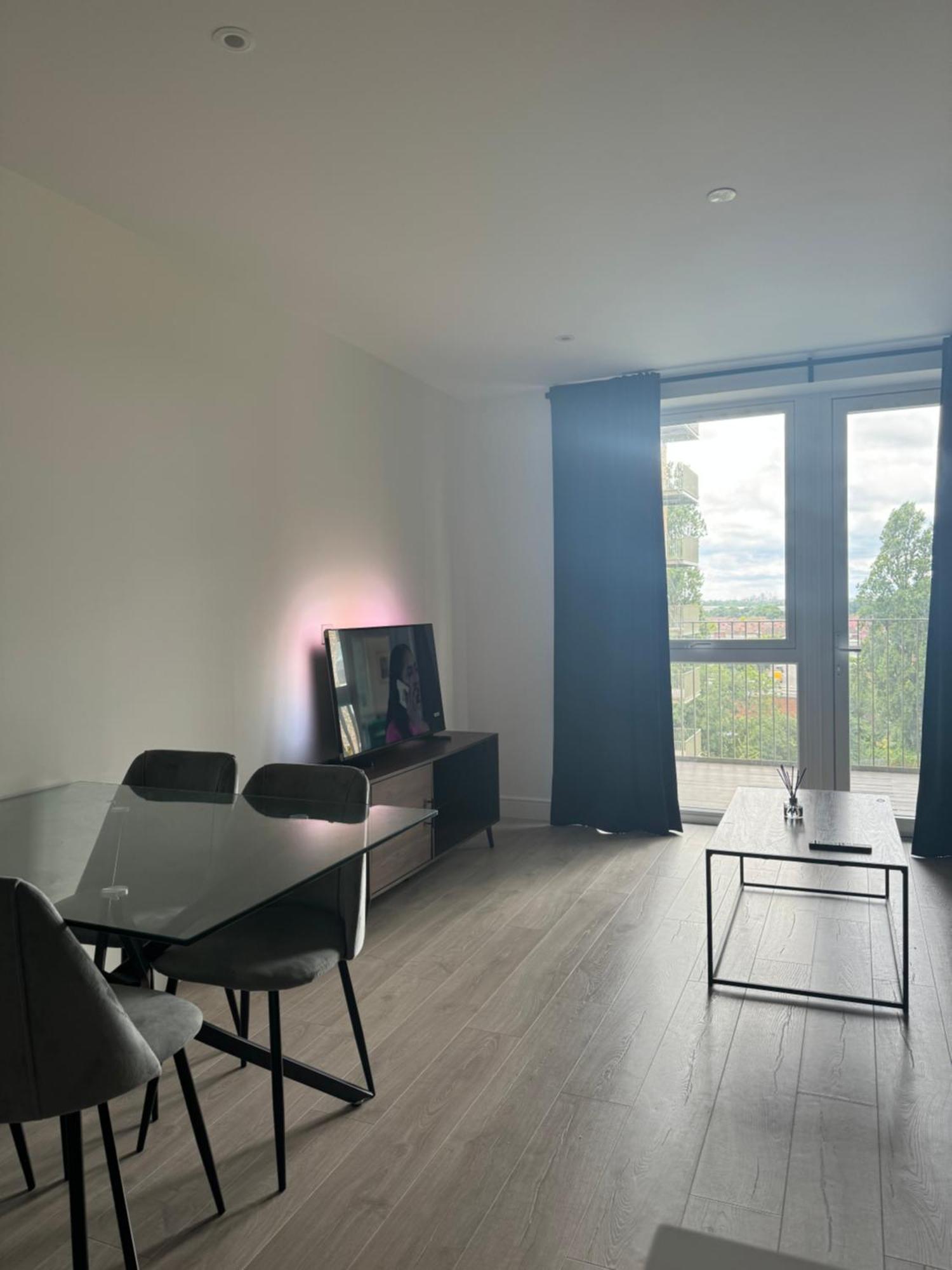 Wembley Luxury Apartment