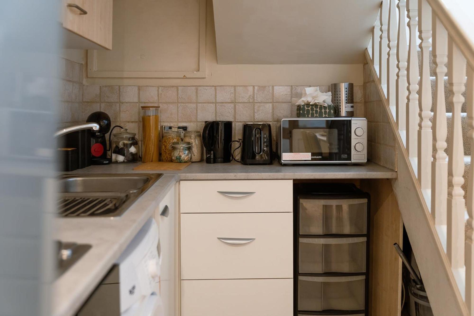 1 Bed Chelsea House With Private Terrace London
