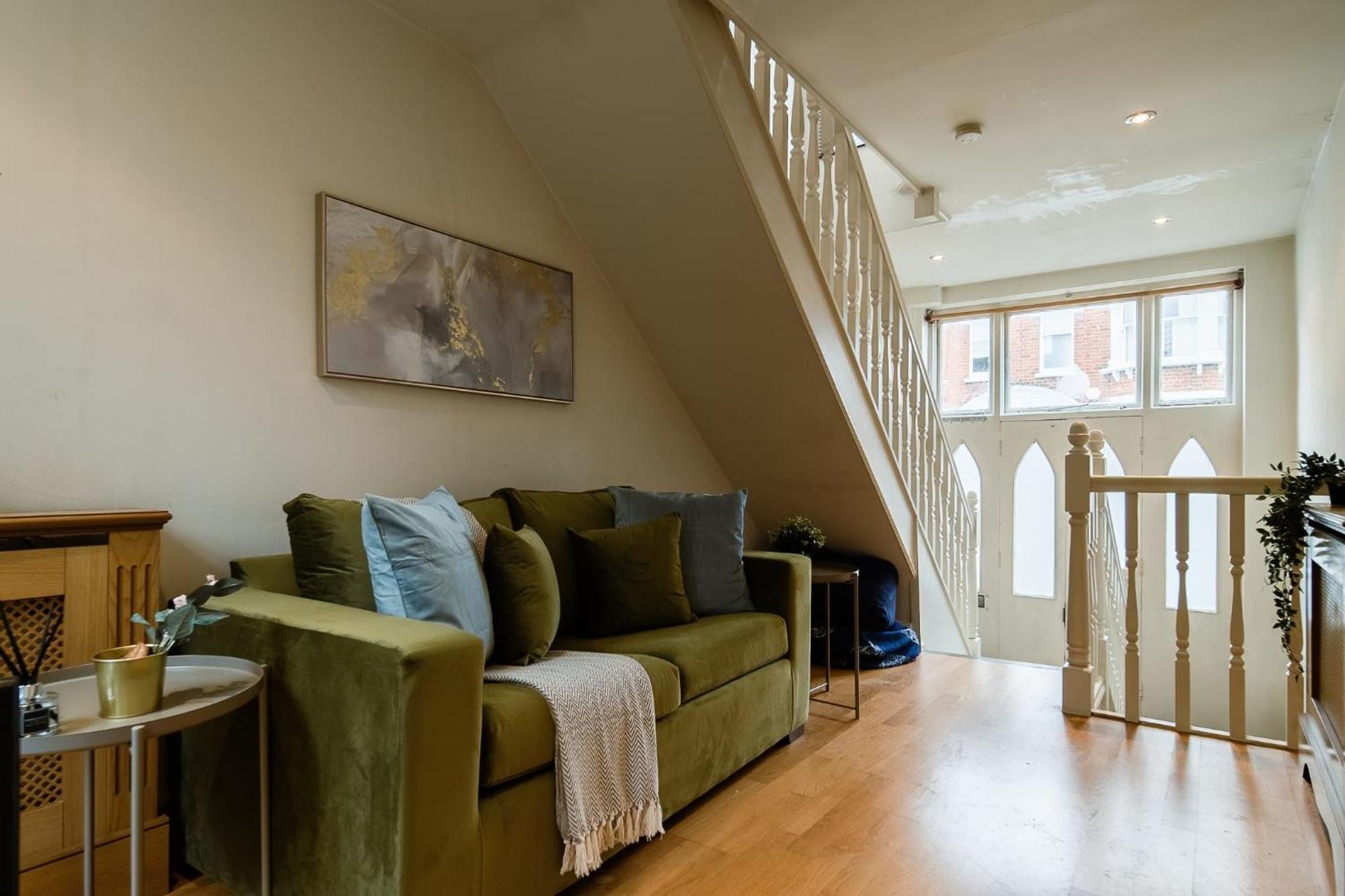 Apartment 1 Bed Chelsea House With Private Terrace London
