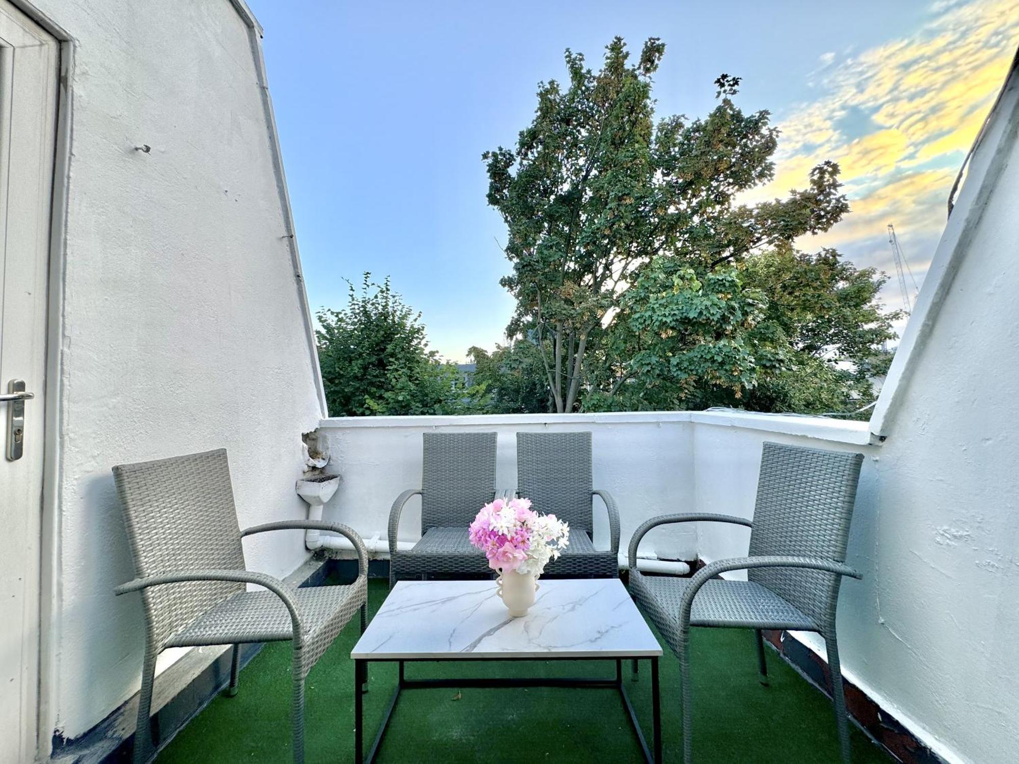 Apartamento Newly Renovated Kensington 2 Bedroom With Balcony Near Harrods Sleeps 6, 2 Min Walk From Station Londres