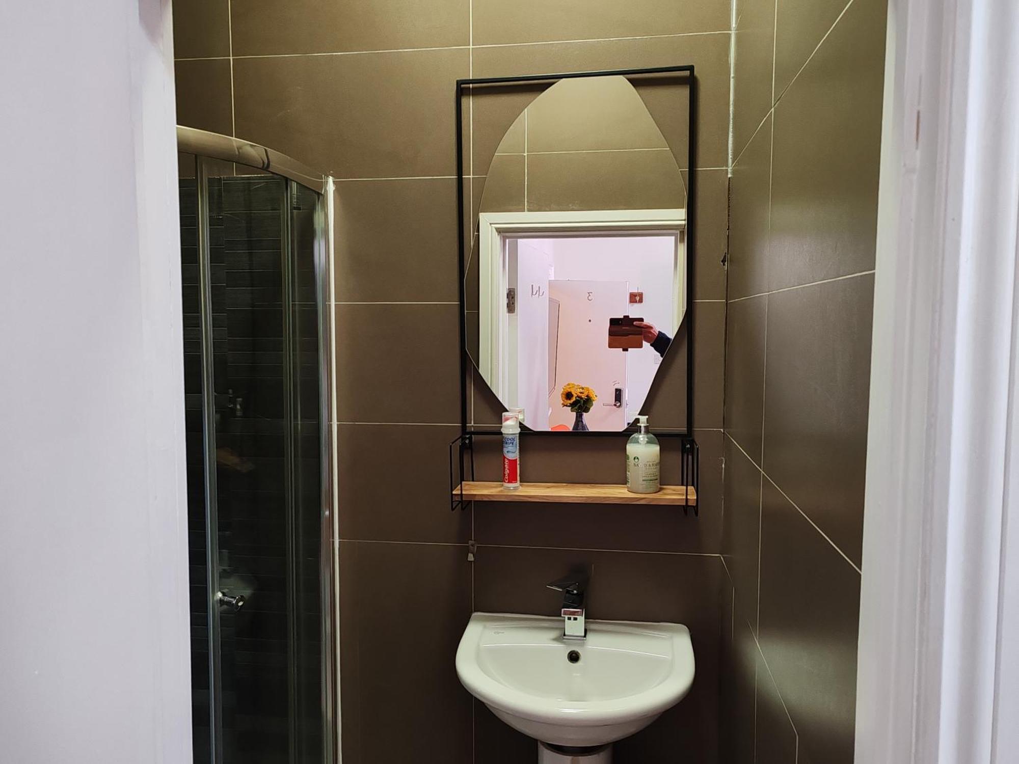 Kilburn High Road Apartment London