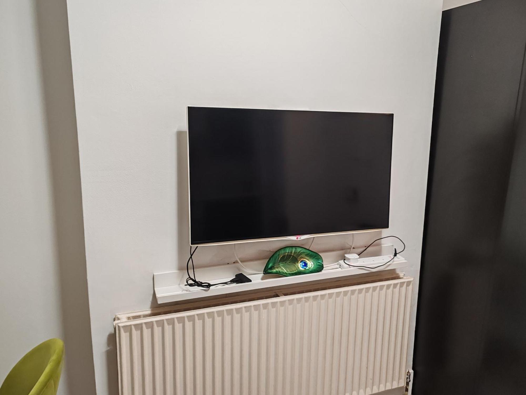Kilburn High Road Apartment