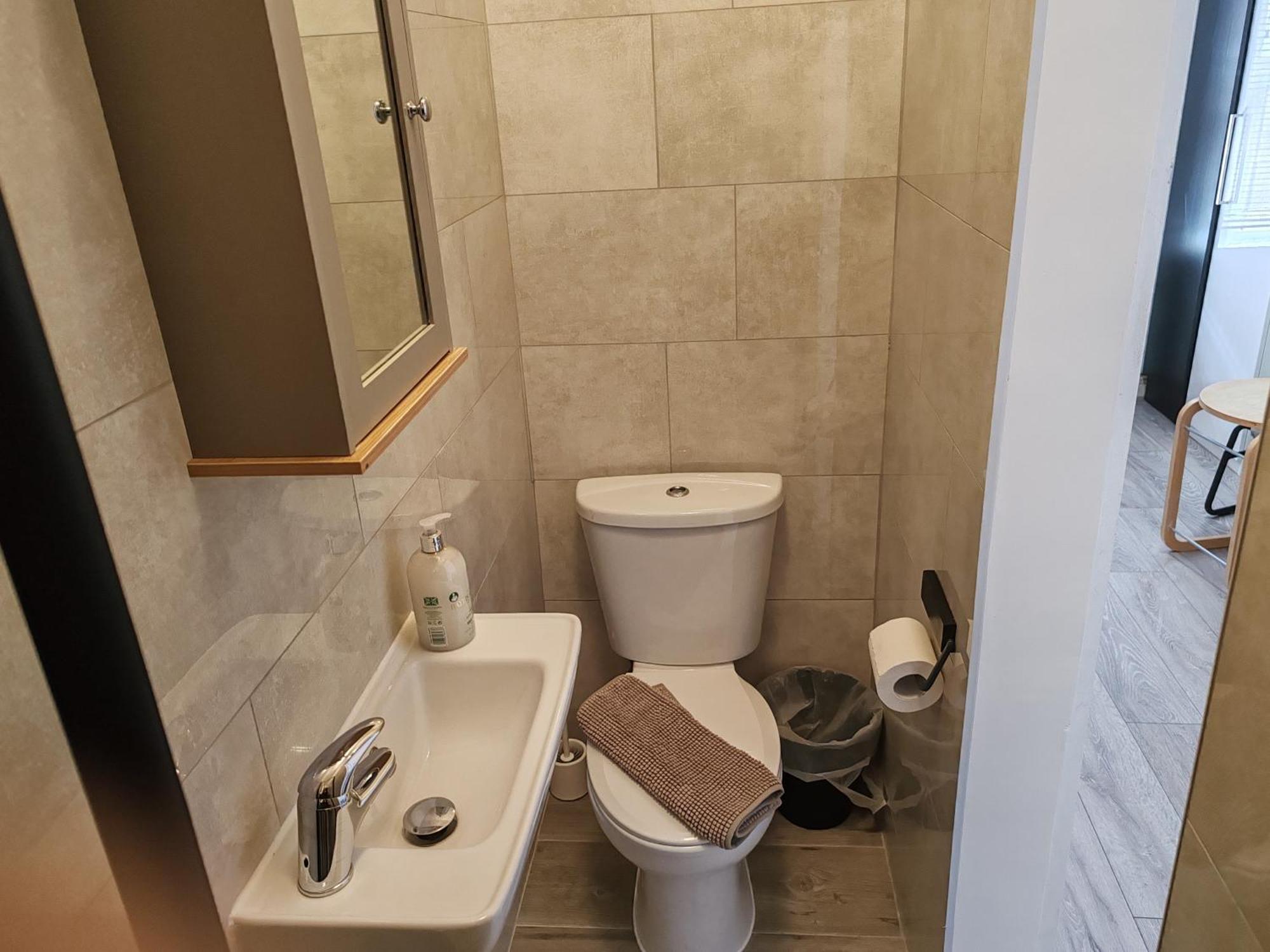 Kilburn High Road Apartment *