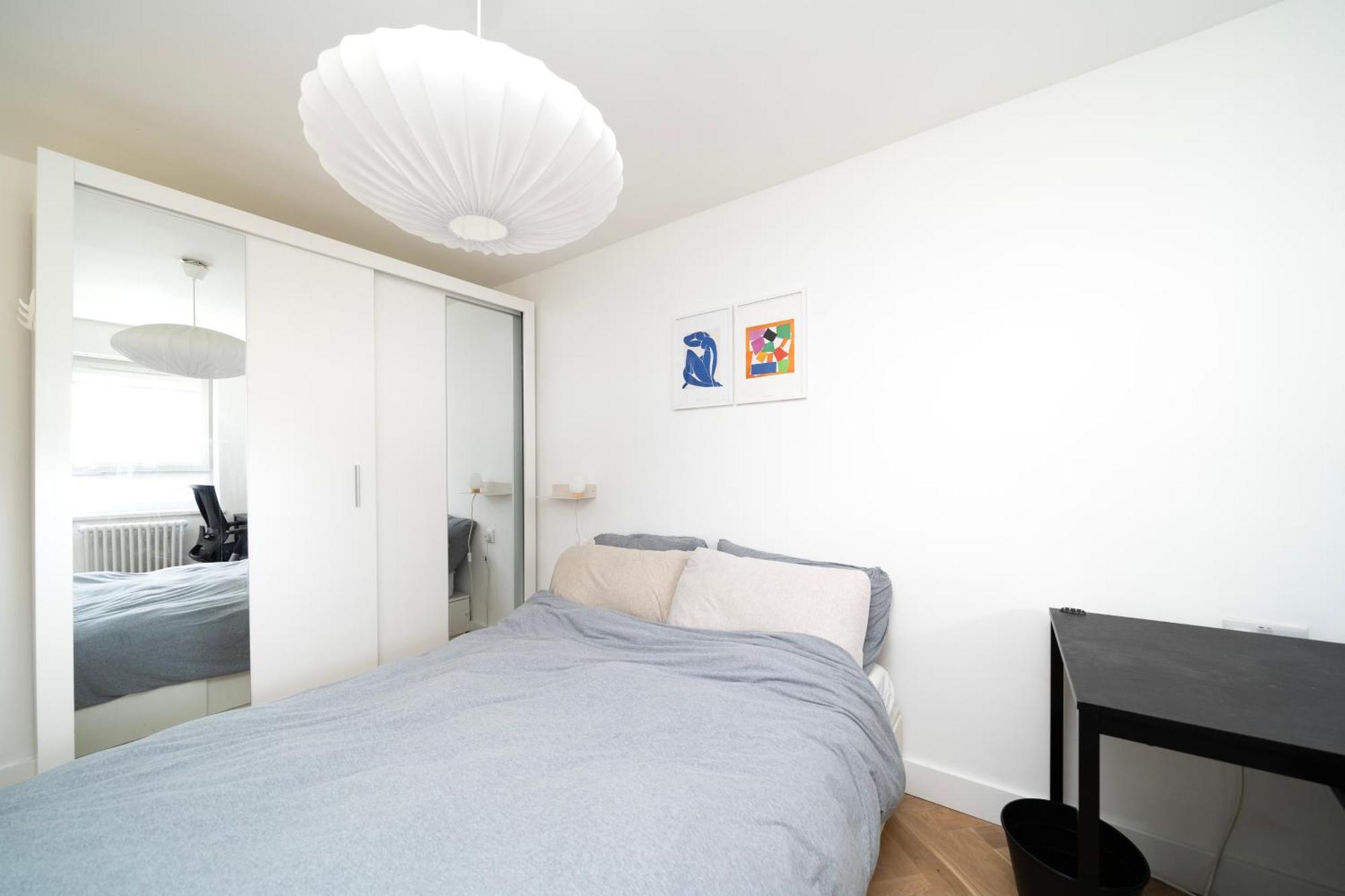 Cozy Double Bedroom At Earlsferry Way Shared Flat Habitación en casa particular Londres