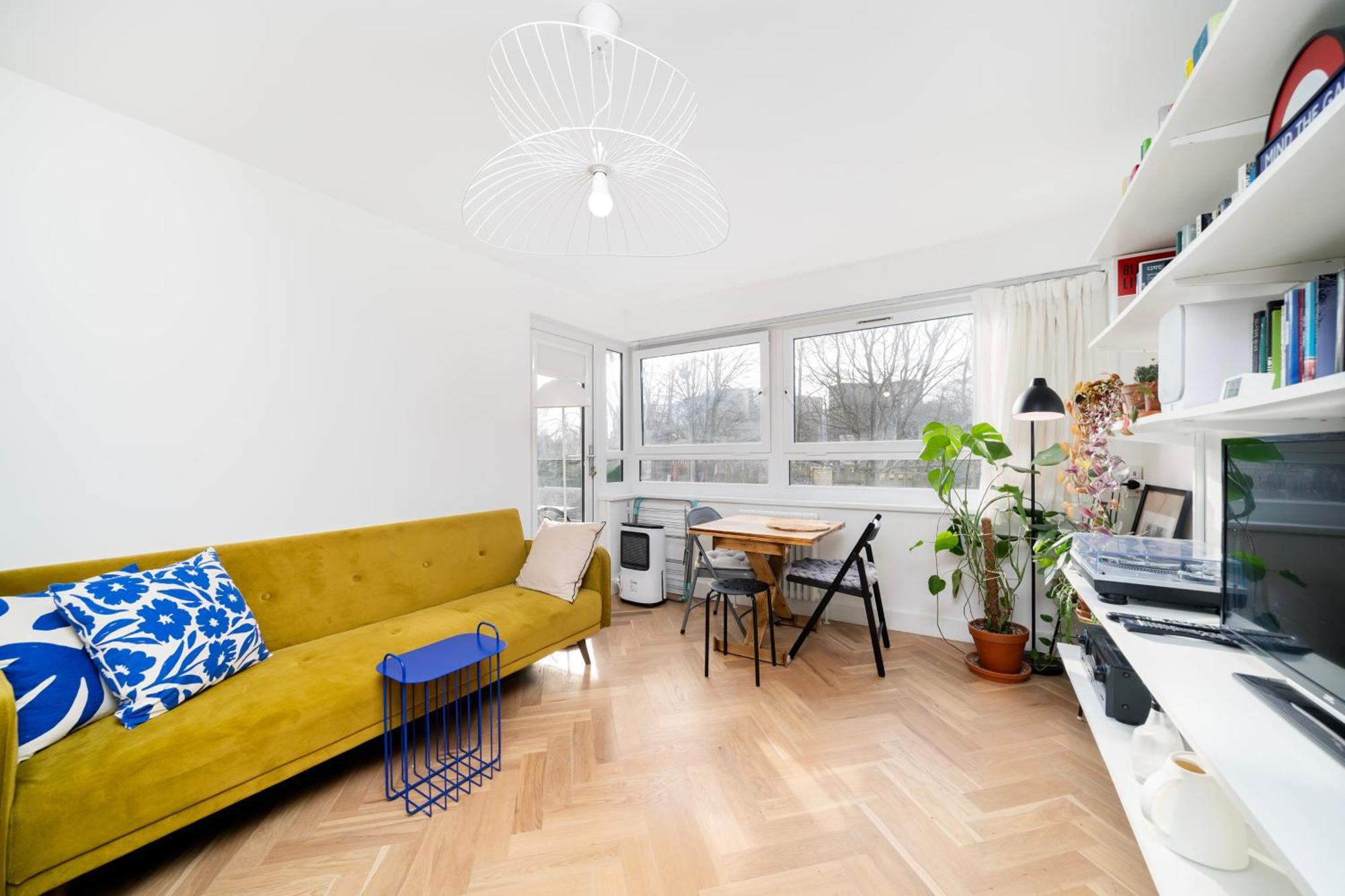 Cozy Double Bedroom At Earlsferry Way Shared Flat Habitación en casa particular Londres