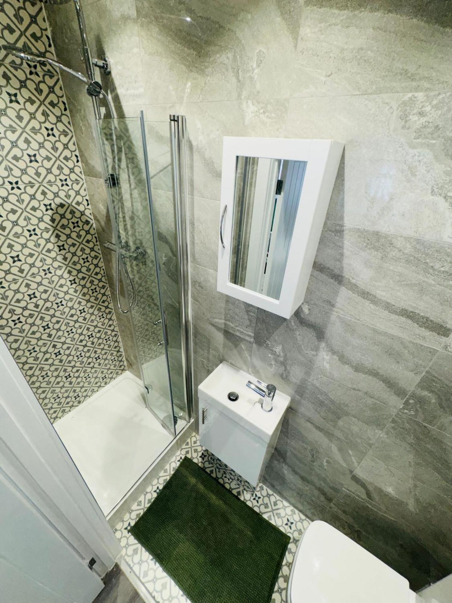 Luxury Flats, Ideal For Tourists Apartment London
