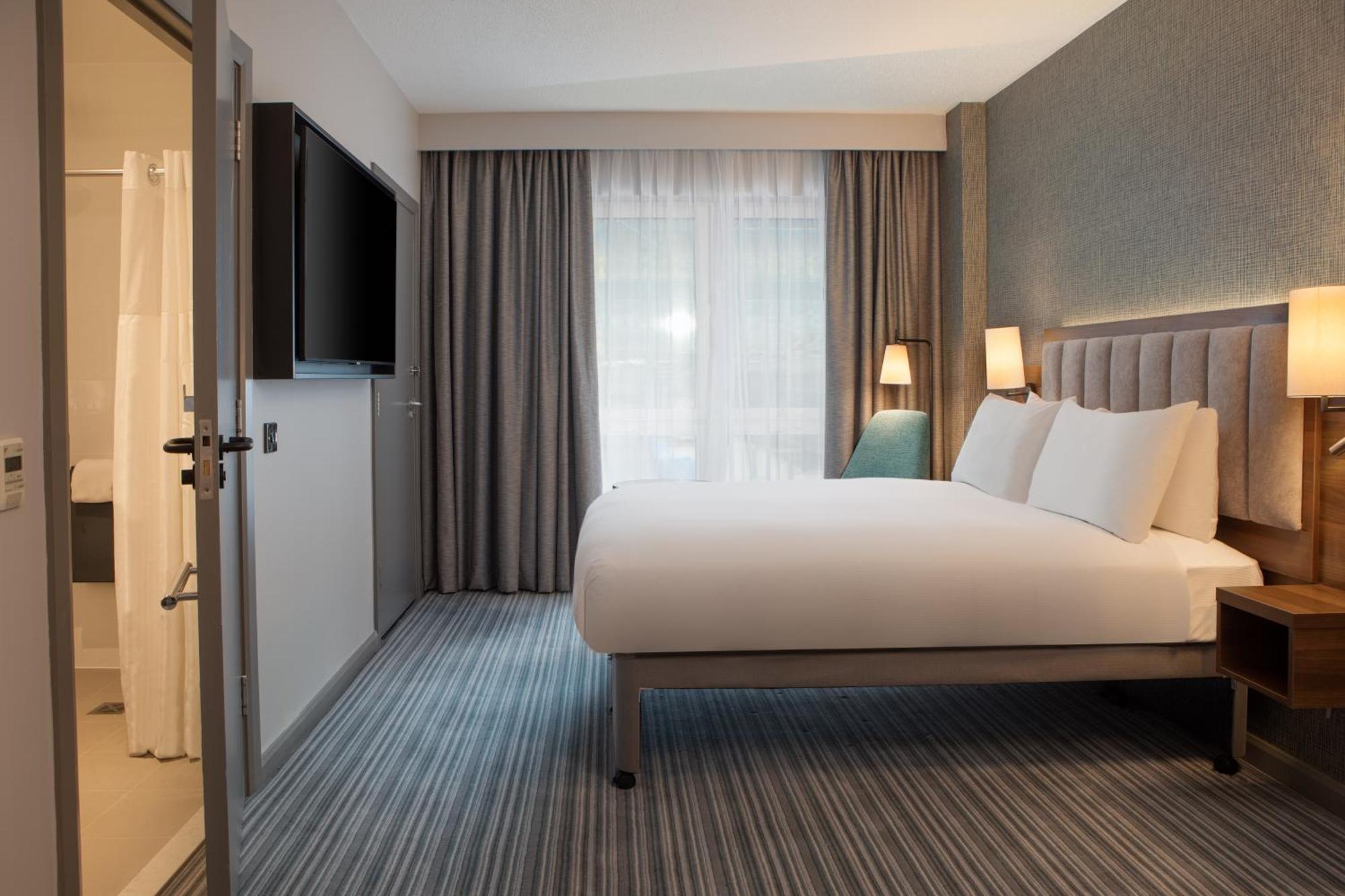 Doubletree By Hilton Chelsea Hotel