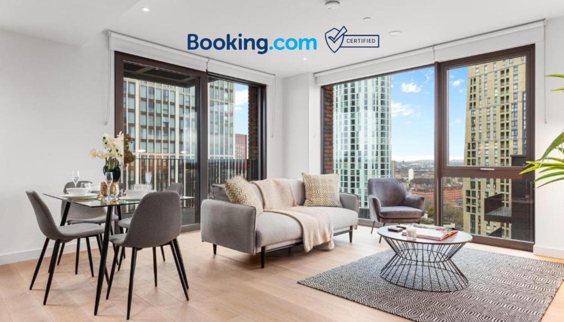 New 2 Bedroom Flat Riverview Balcony Apartahotel Londres