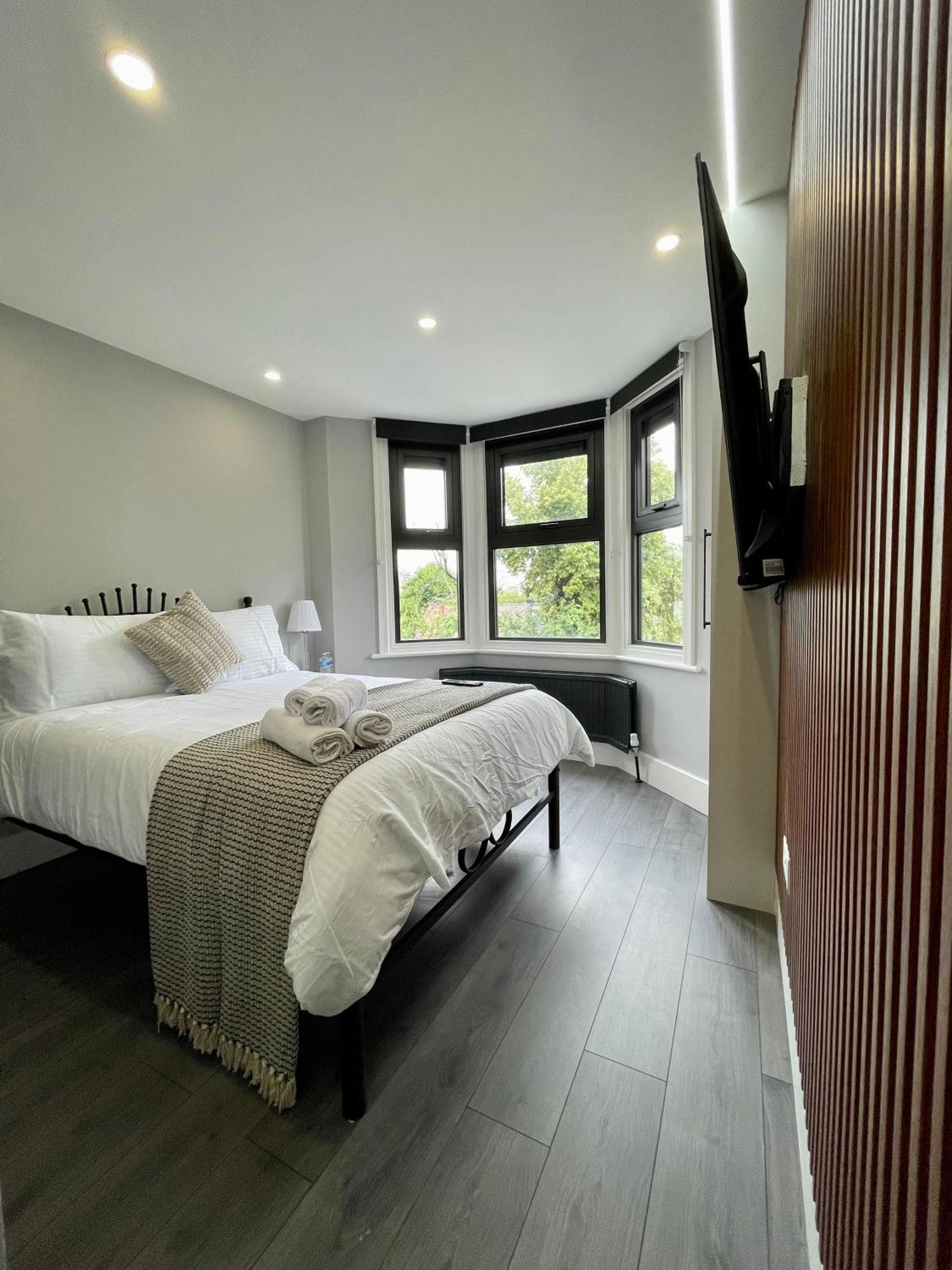 Luxury In Vibrant Area Londen