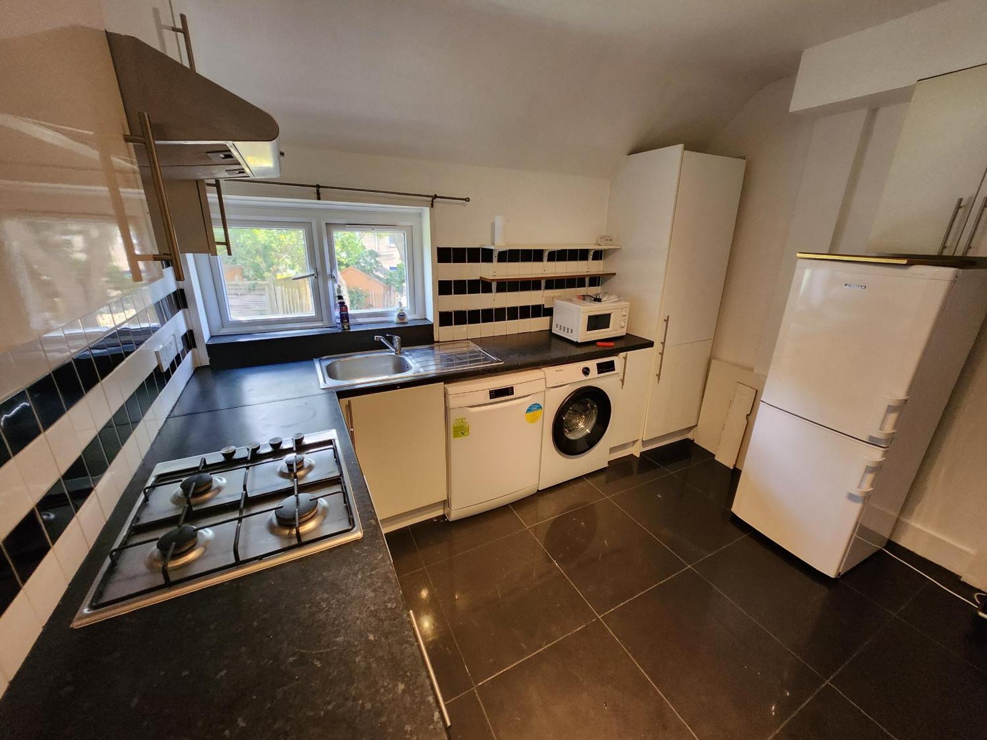 Flat With Work Station, Monitor, Smart Tv & Netflix Appartement