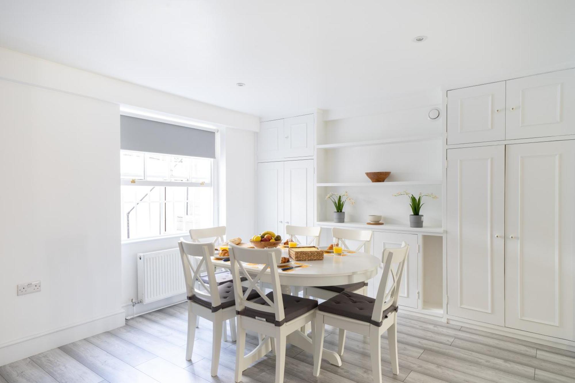 Chelsea 2 Bed House And Garden Holiday home