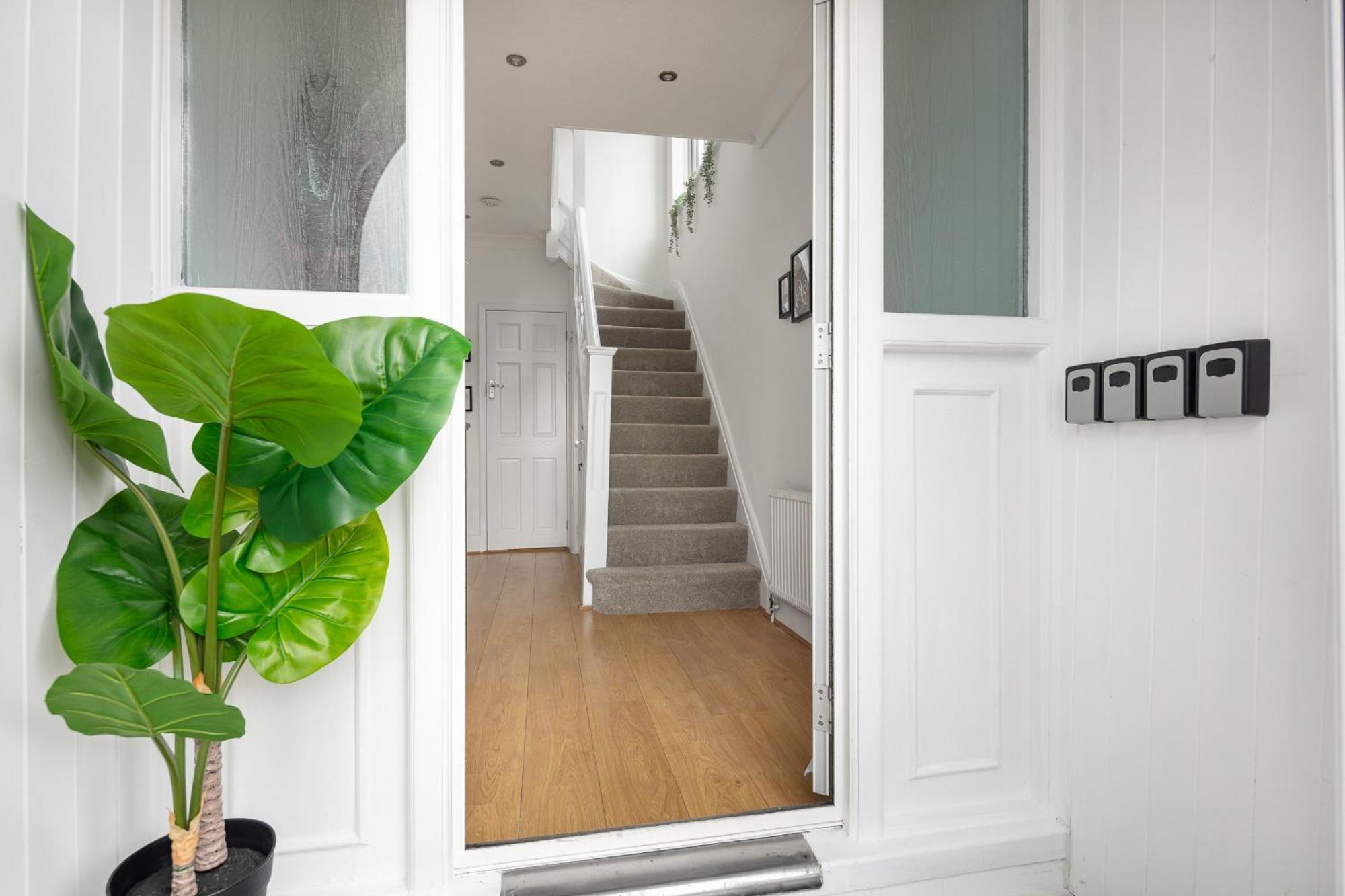 9ra - 4bd House - Wembley Views Ferienhaus *