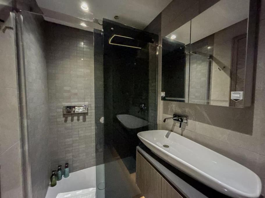Apartment Stylish And Spacious In Prime London