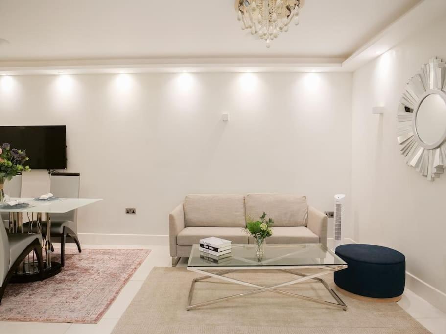 Apartment Stylish And Spacious In Prime London