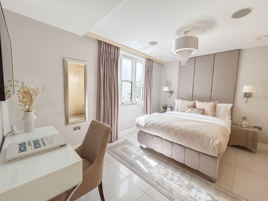 Stylish And Spacious In Prime