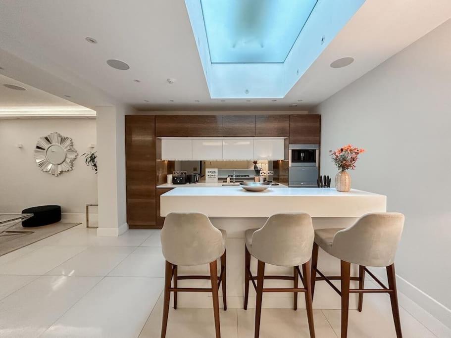 Apartment Stylish And Spacious In Prime London