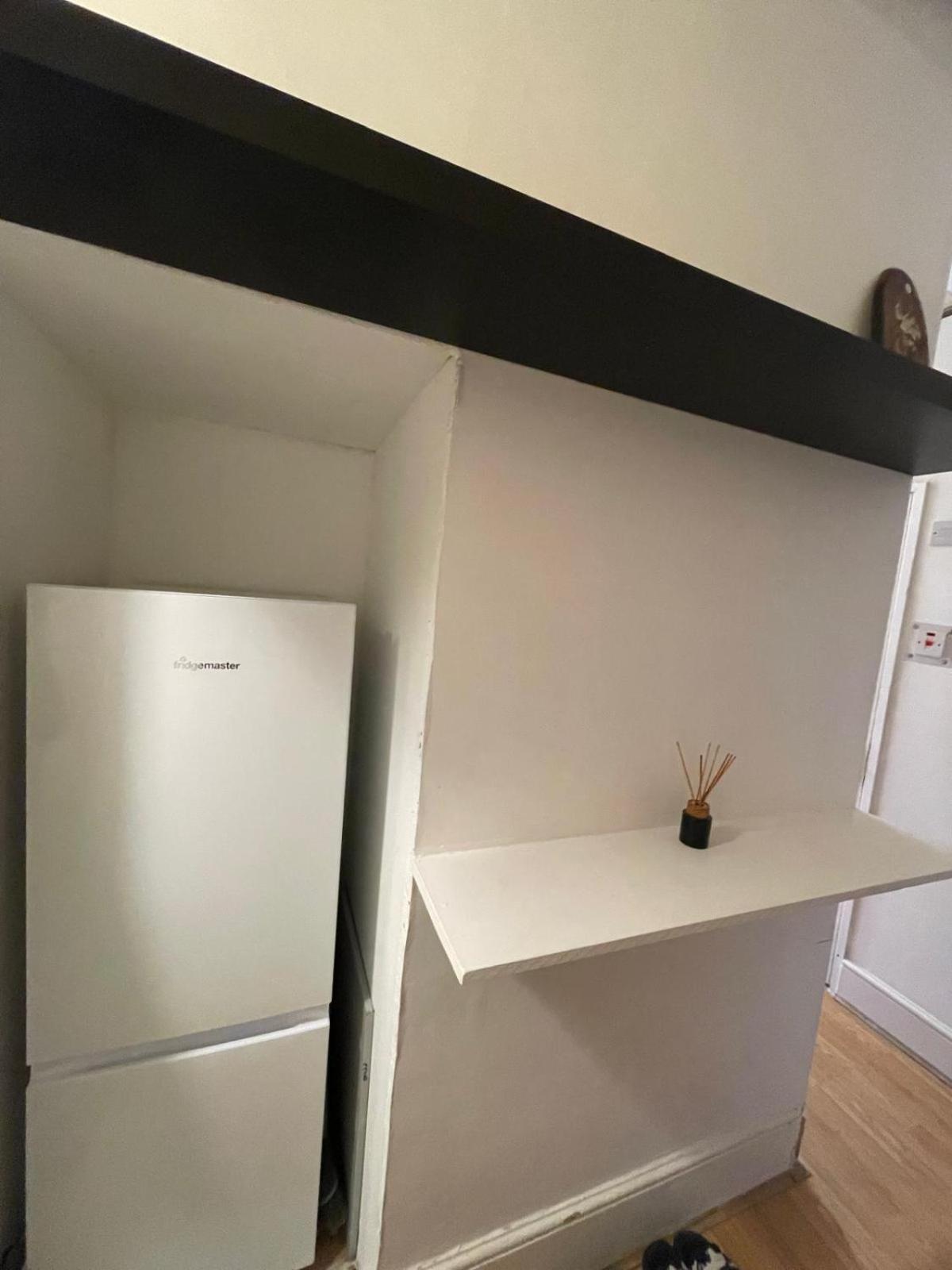 Homestay Large Double Bedroom - Posh Area London