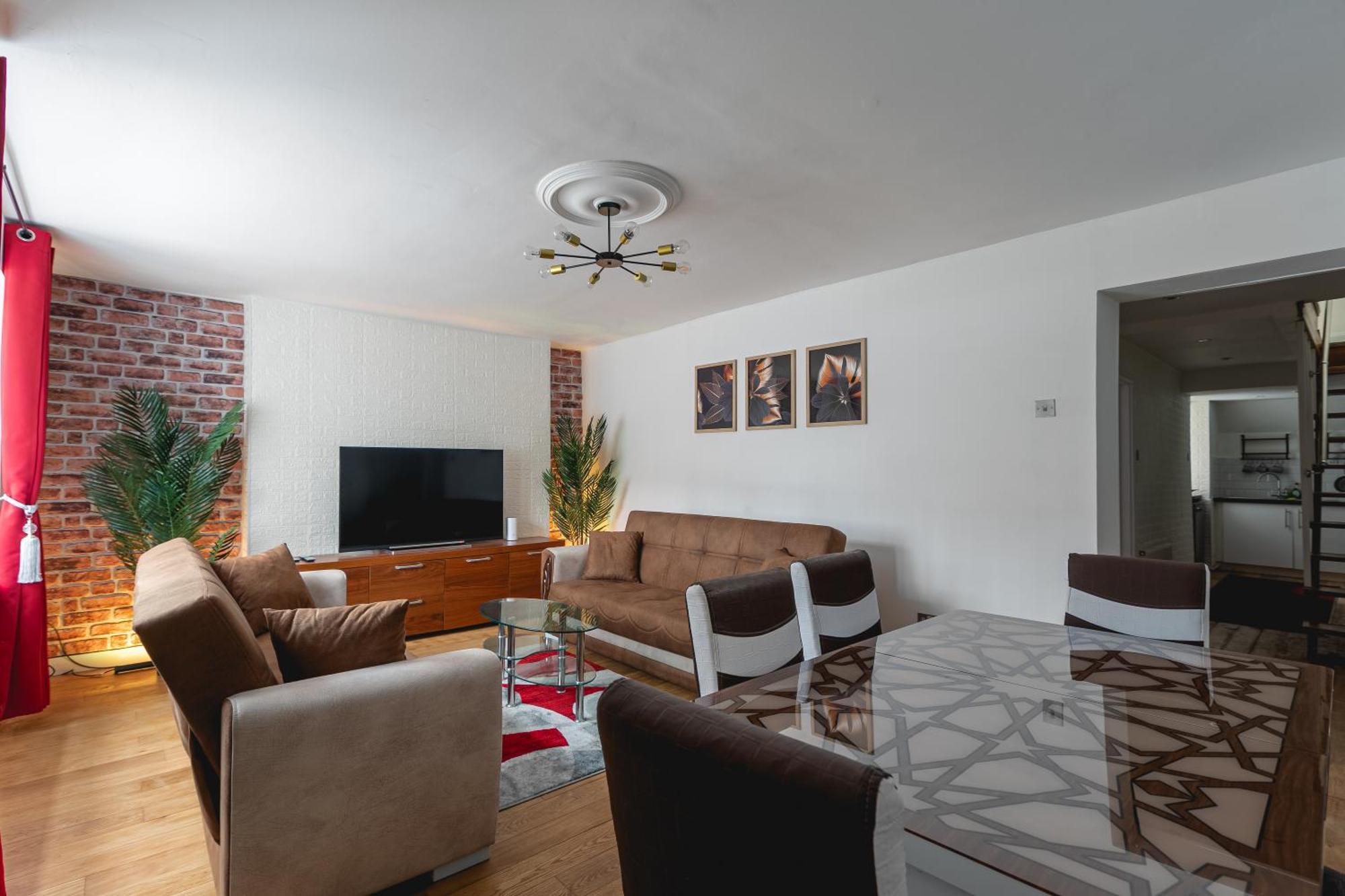 Spacious With Garden In Appartement *