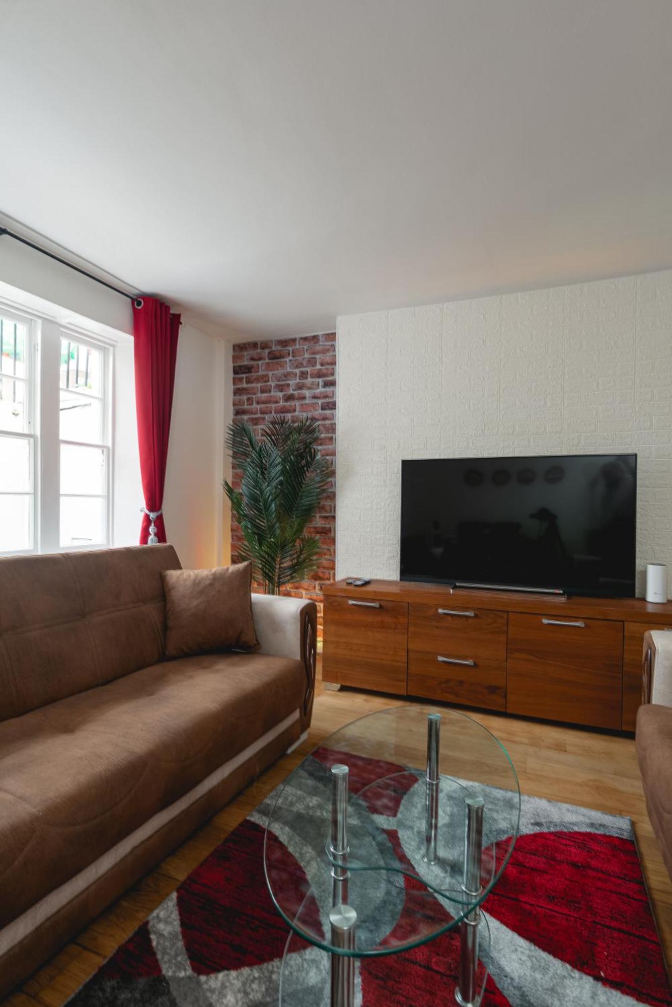 Appartement Spacious With Garden In *