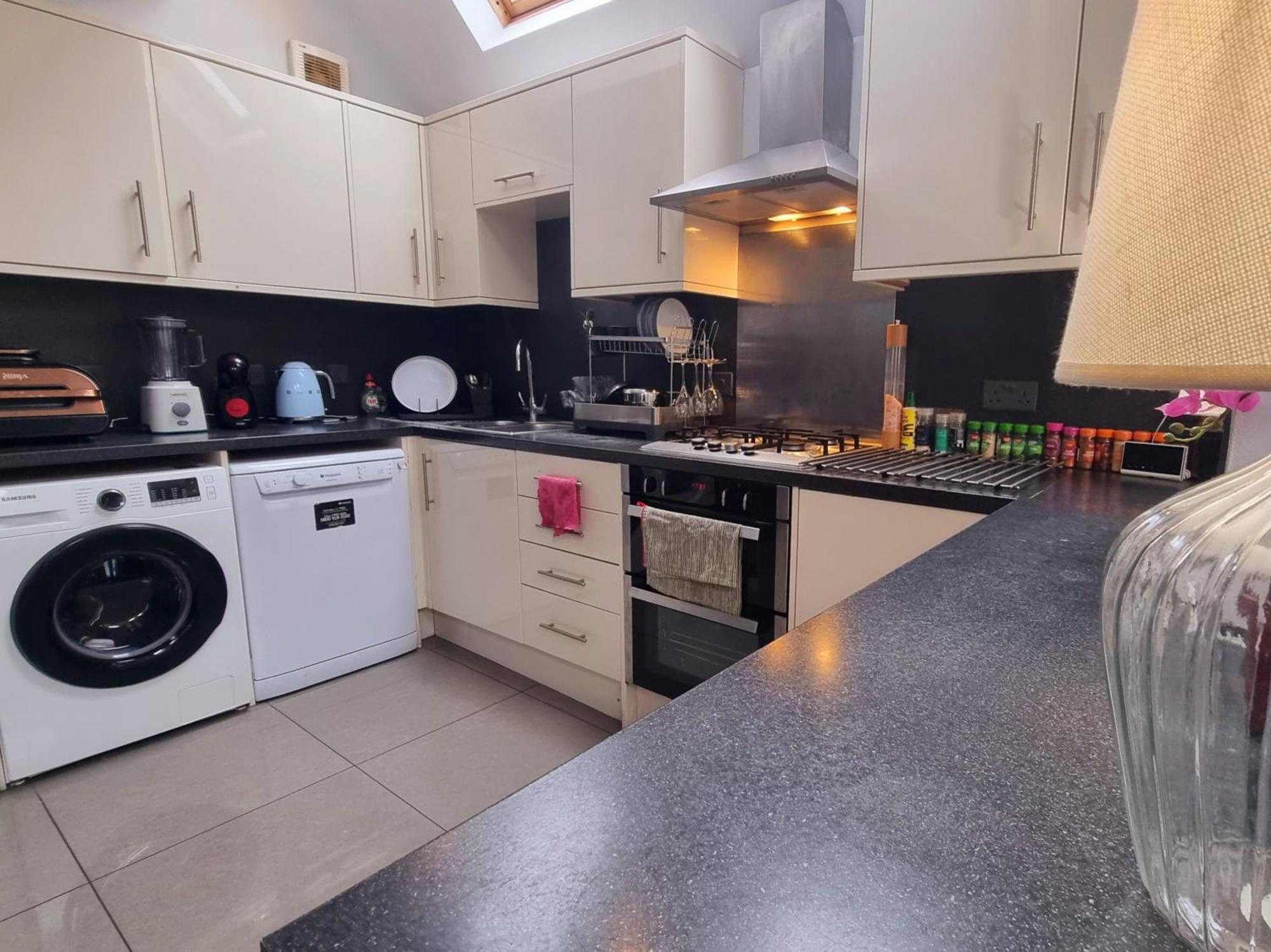 Garden View Double Room, 20 Mins To London, 1gb Internet Privatunterkunft