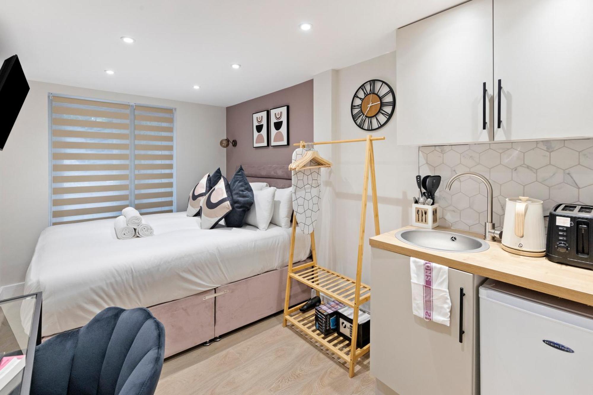 Haven Luxe With King Size Bed * London