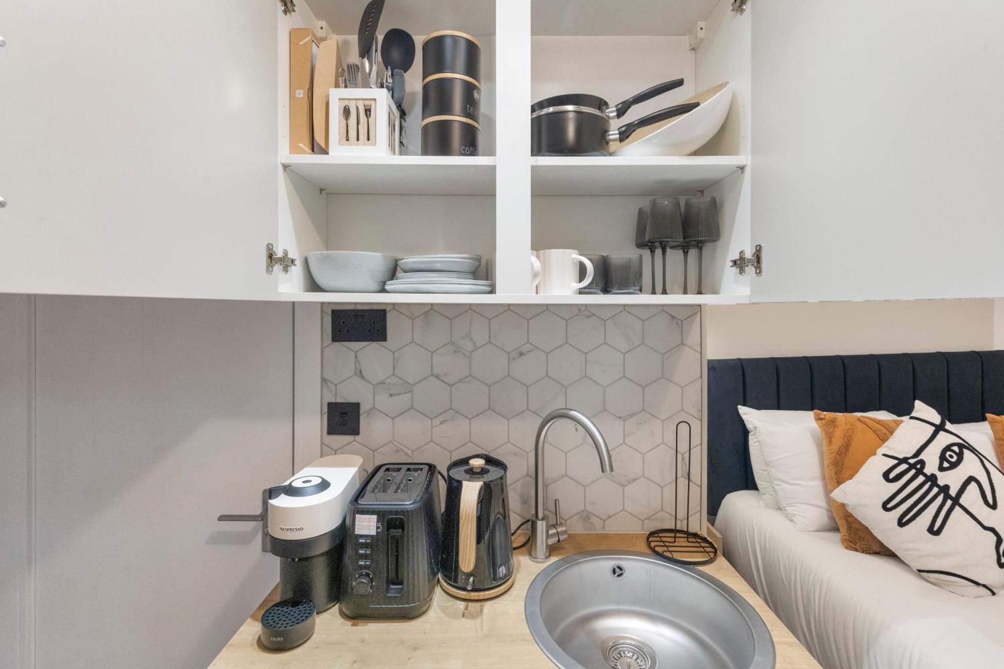 Appartement Chic Pad: Modern Retreat *