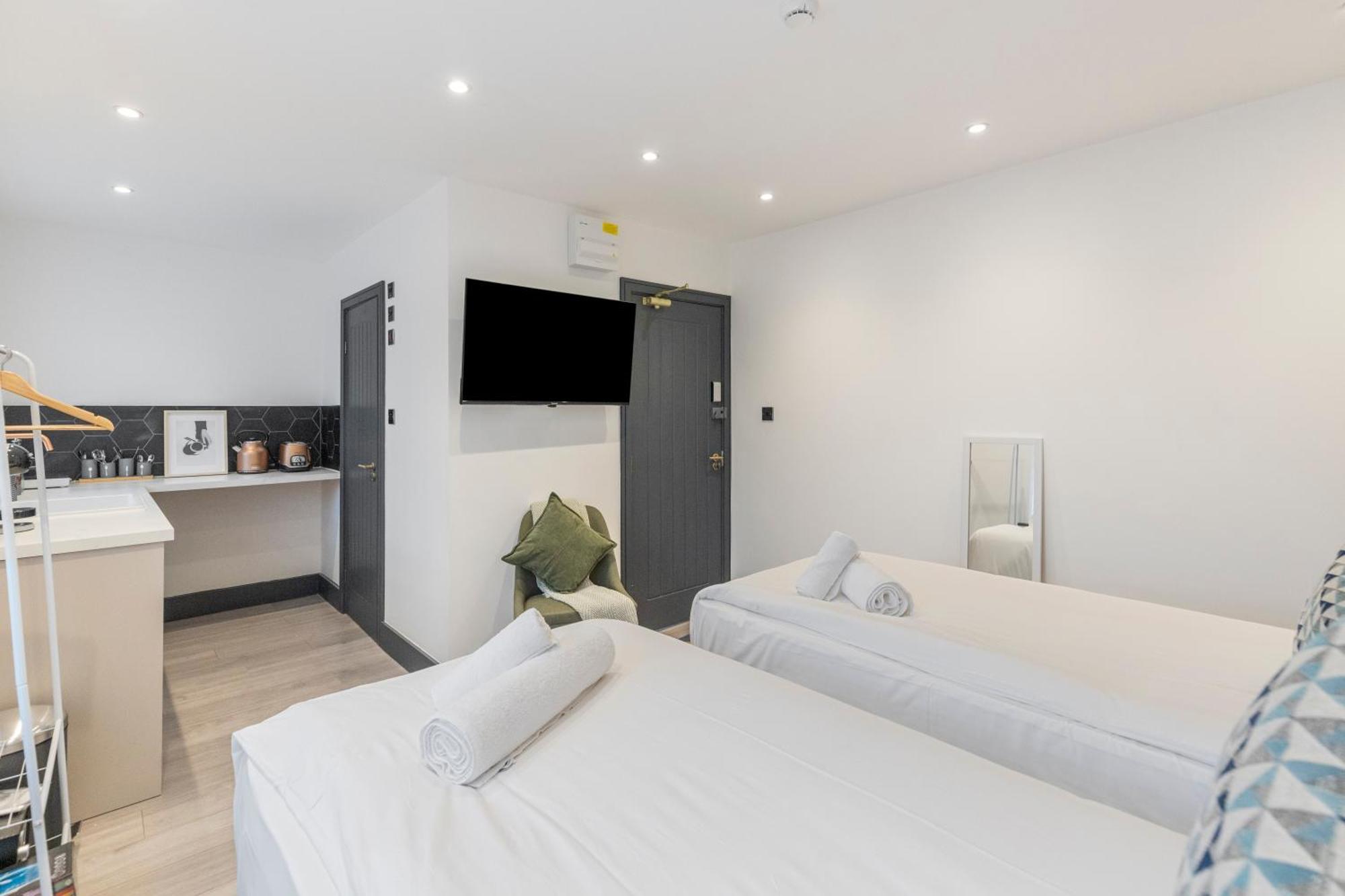 Urban Simplicity Twin Bed With Kitchenette Apartamento