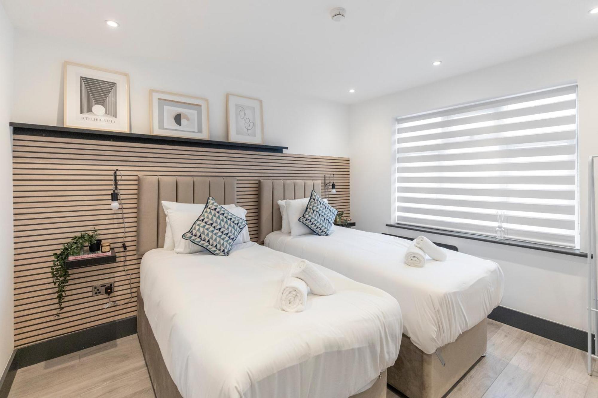 Urban Simplicity Twin Bed With Kitchenette * Londres