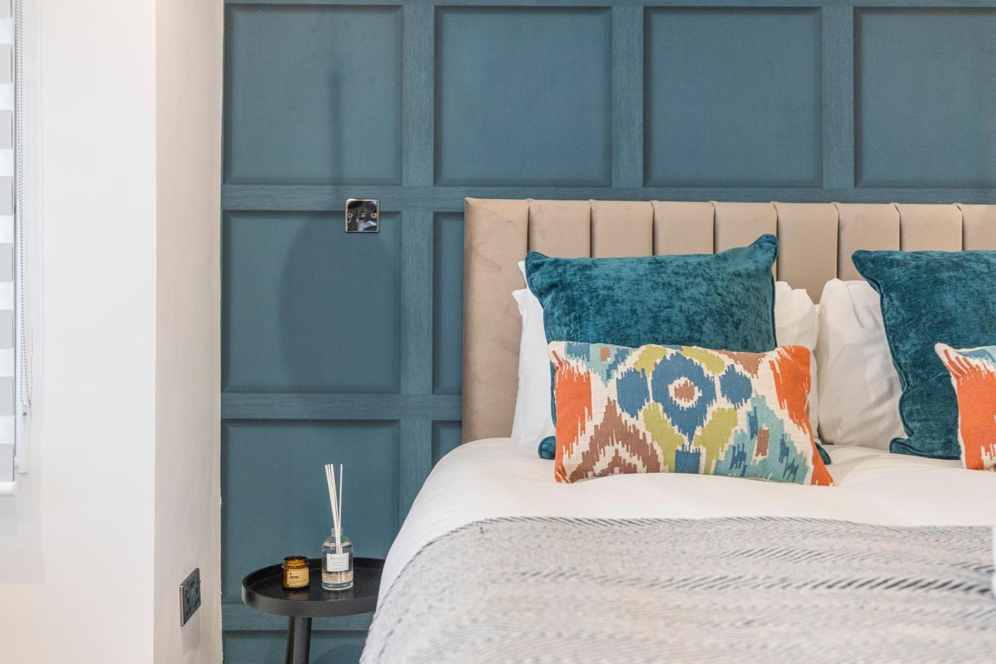 Apartment Cityscape Charm Vibrant With Kitchenette