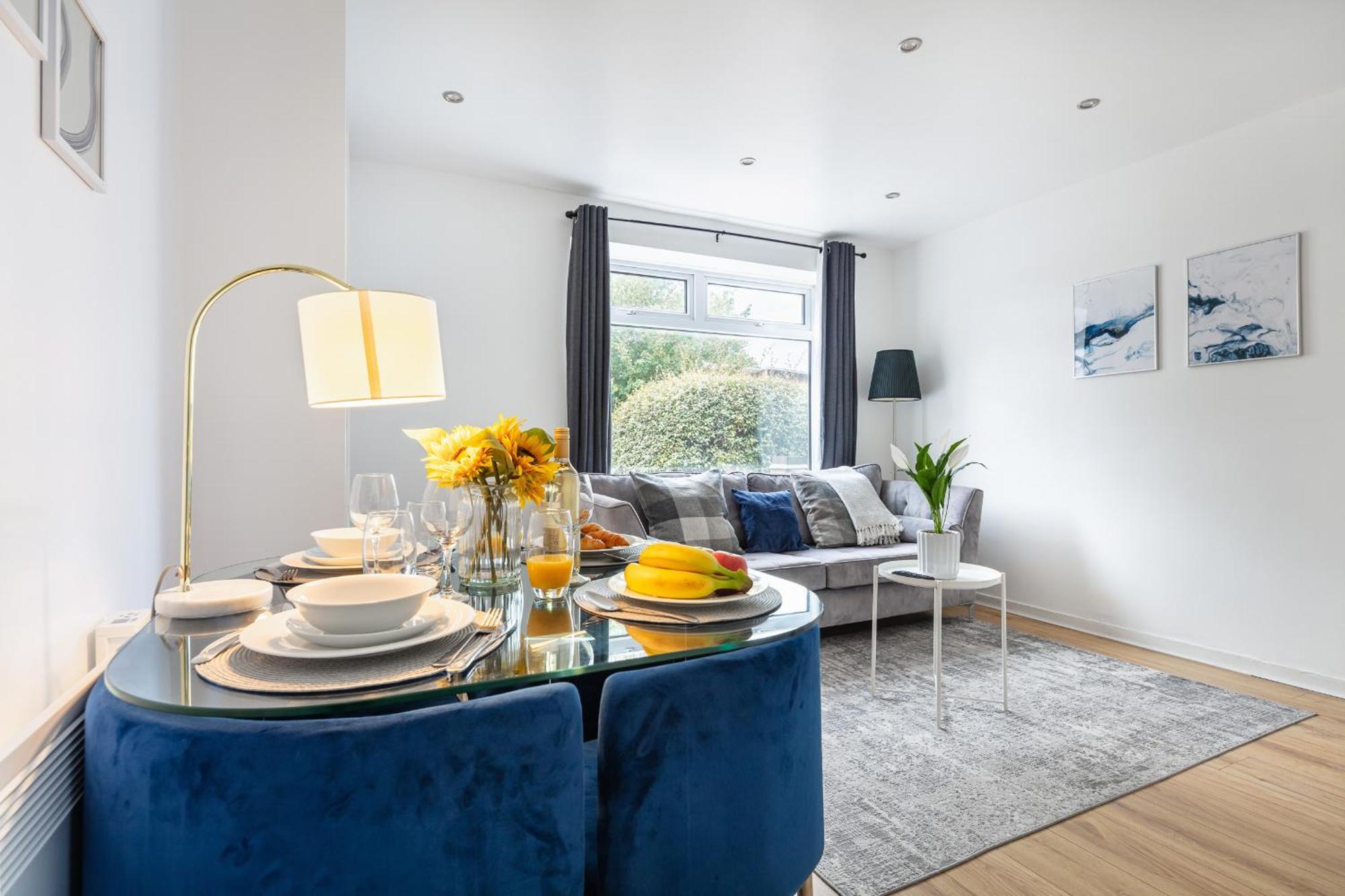 Holiday home Gem - 2 Bed House, 6 Mins From Liverpool Street, Shops & Restaurants London