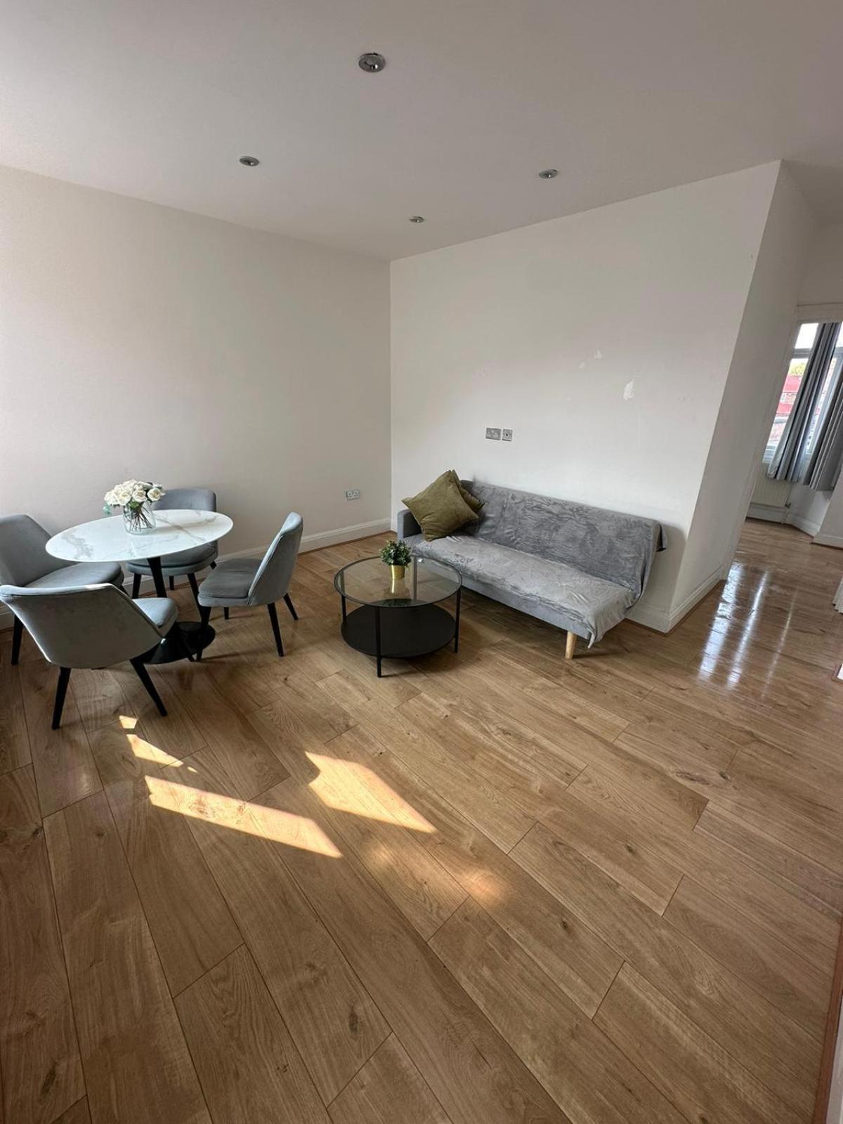& Cozy 3br - High Chair - Free Parking Apartamento