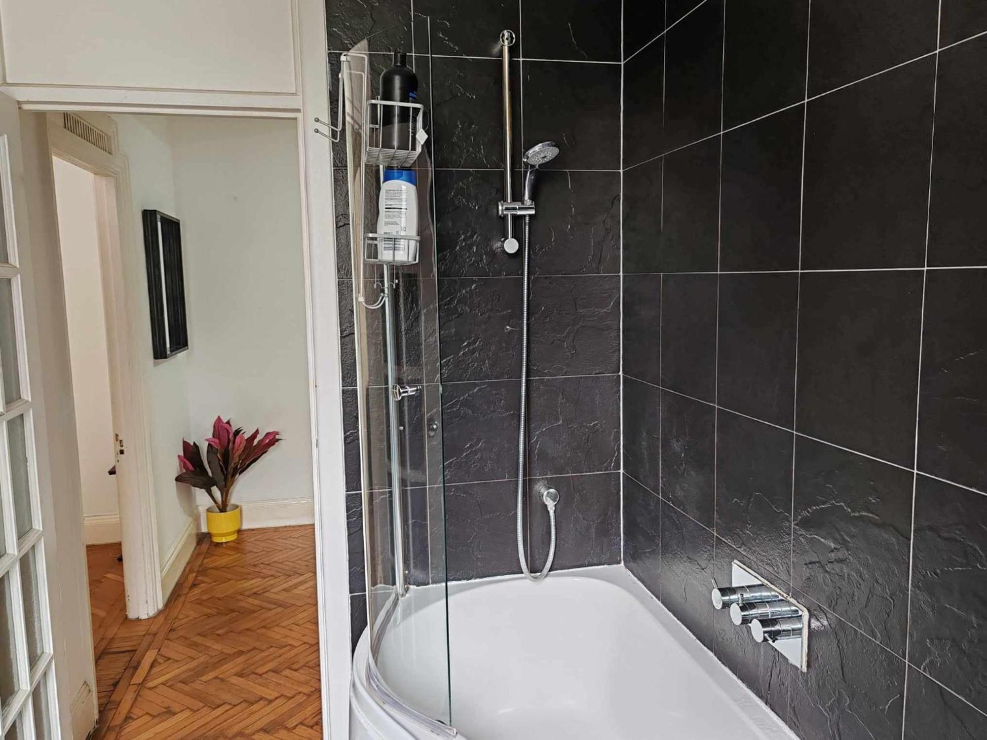 One Bedroom By Bayswater, Hyde Park * Londen