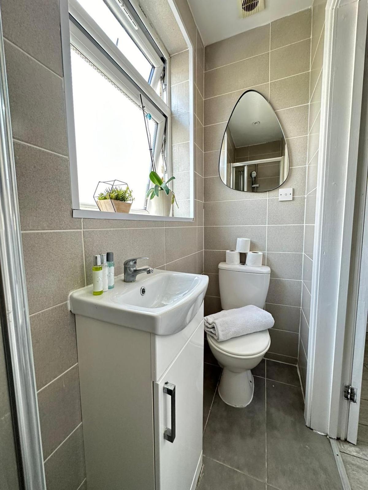 Comfortable Studio Harrow Road Apartment *