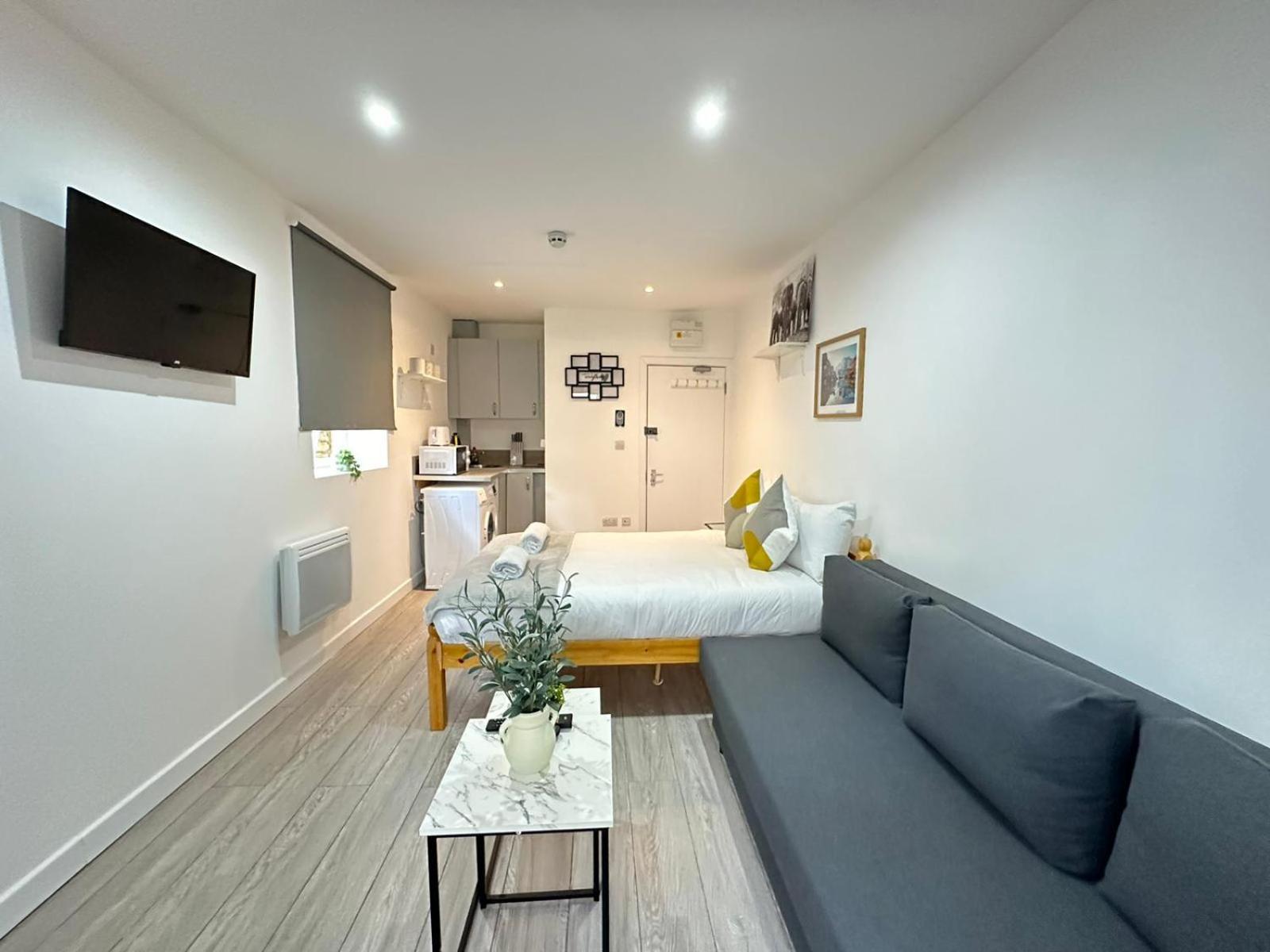 Apartment Comfortable Studio Harrow Road