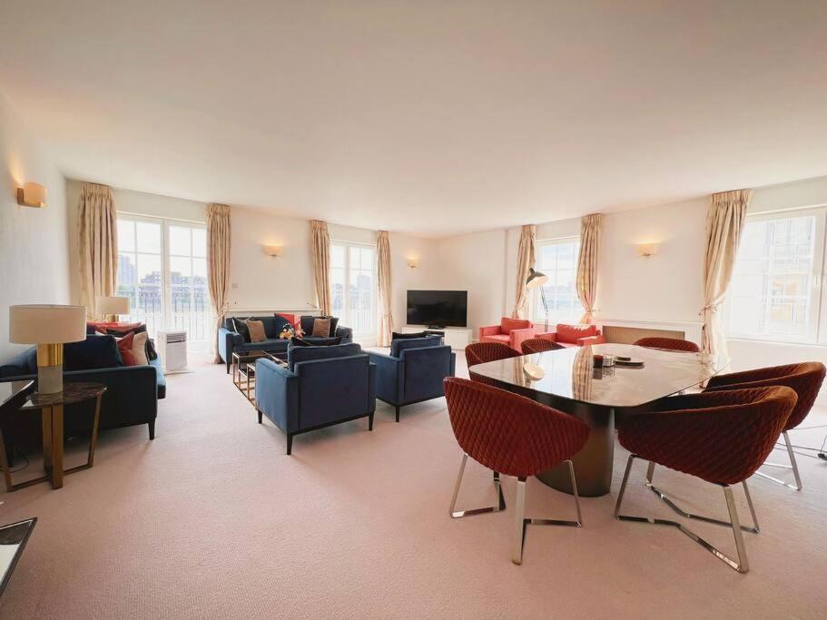 Charming 3 Bed Luxury Flat In Apartment