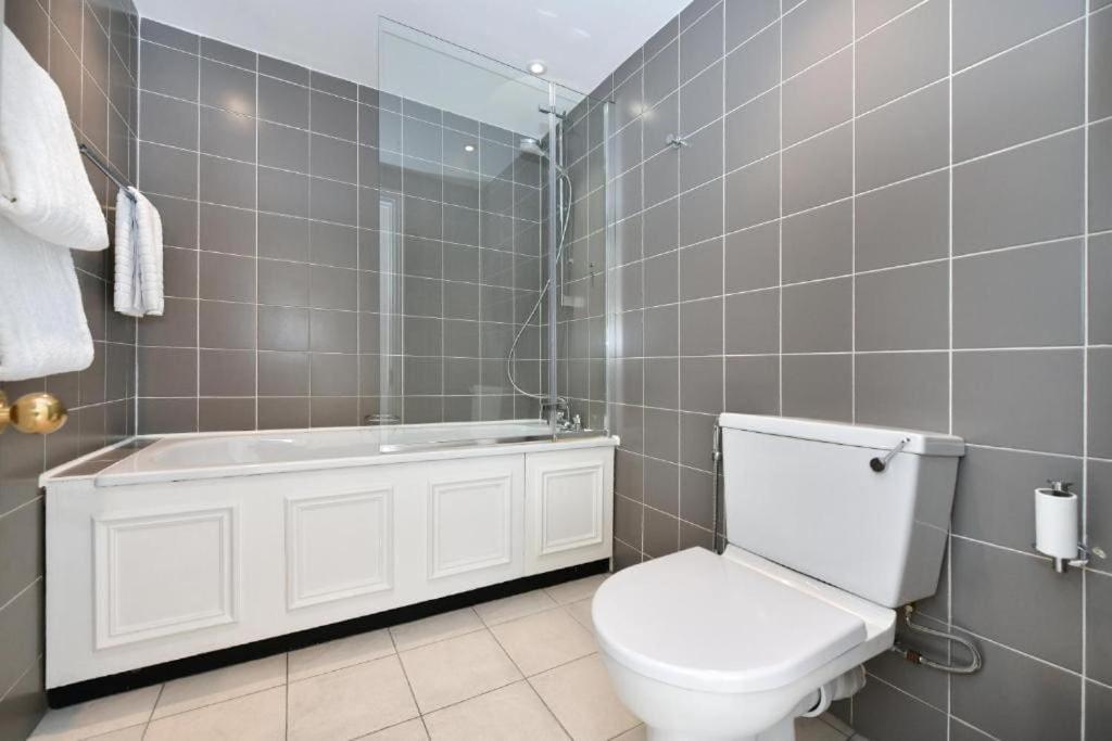 Charming 3 Bed Luxury Flat In * London