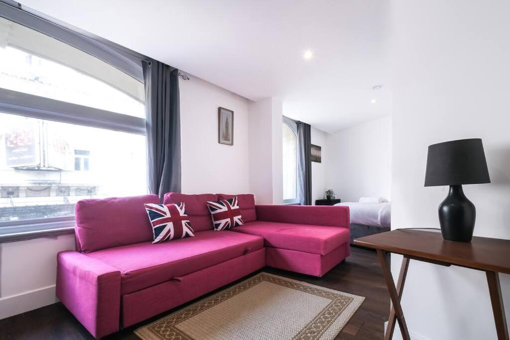 Flat For 4 In Piccadilly, Soho Vre Londen